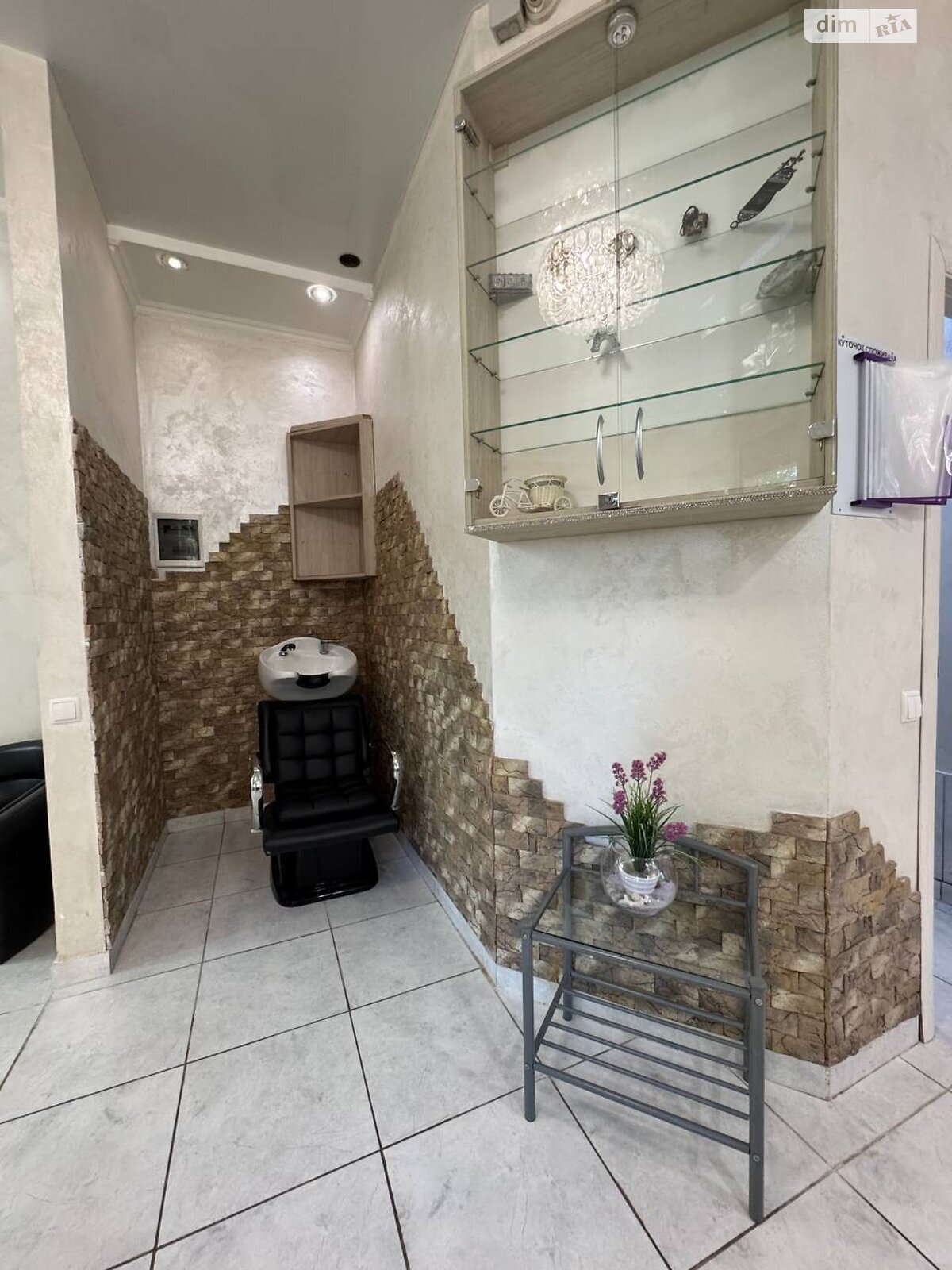 Комерційне приміщення в Лиманці, Райдужний масив, ціна продажу: 25 999 доларів за об’єкт фото 1 Комерційне приміщення в Лиманці, Райдужний масив, ціна продажу: 25 999 доларів за об’єкт фото 1