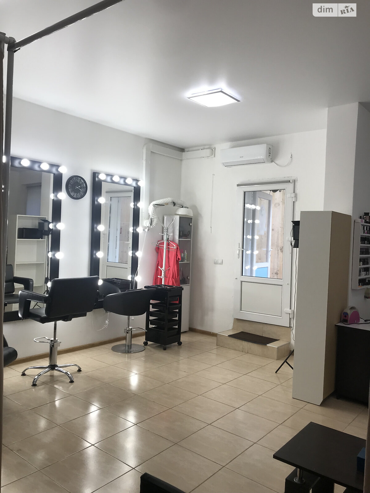 Комерційне приміщення в Лиманці, Райдужний масив, ціна продажу: 28 000 доларів за об’єкт фото 1 Комерційне приміщення в Лиманці, Райдужний масив, ціна продажу: 28 000 доларів за об’єкт фото 1