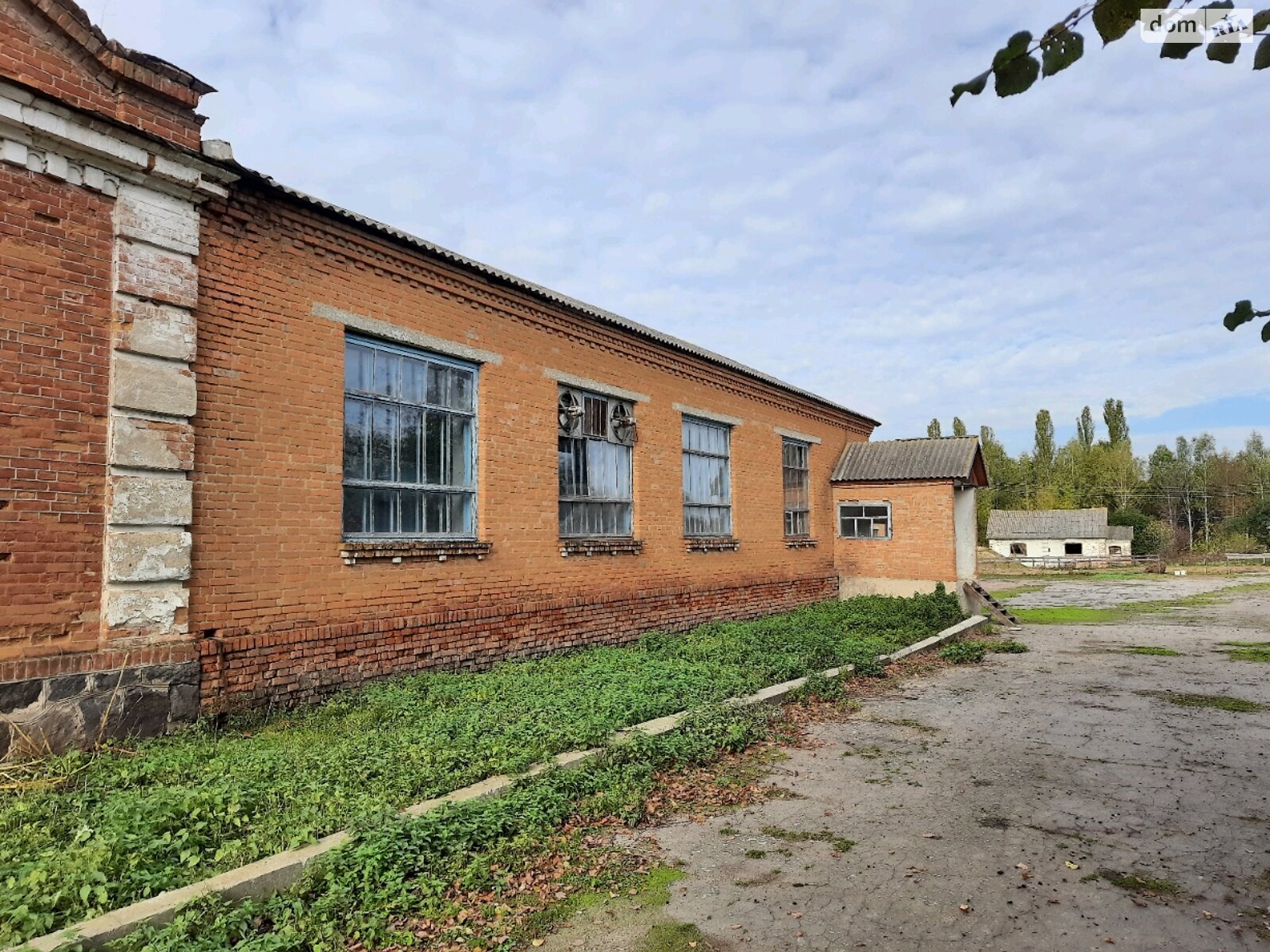 Коммерческое помещение в Литине, продажа по Коцюбинського, район Литин, цена: 199 000 долларов за объект фото 1
