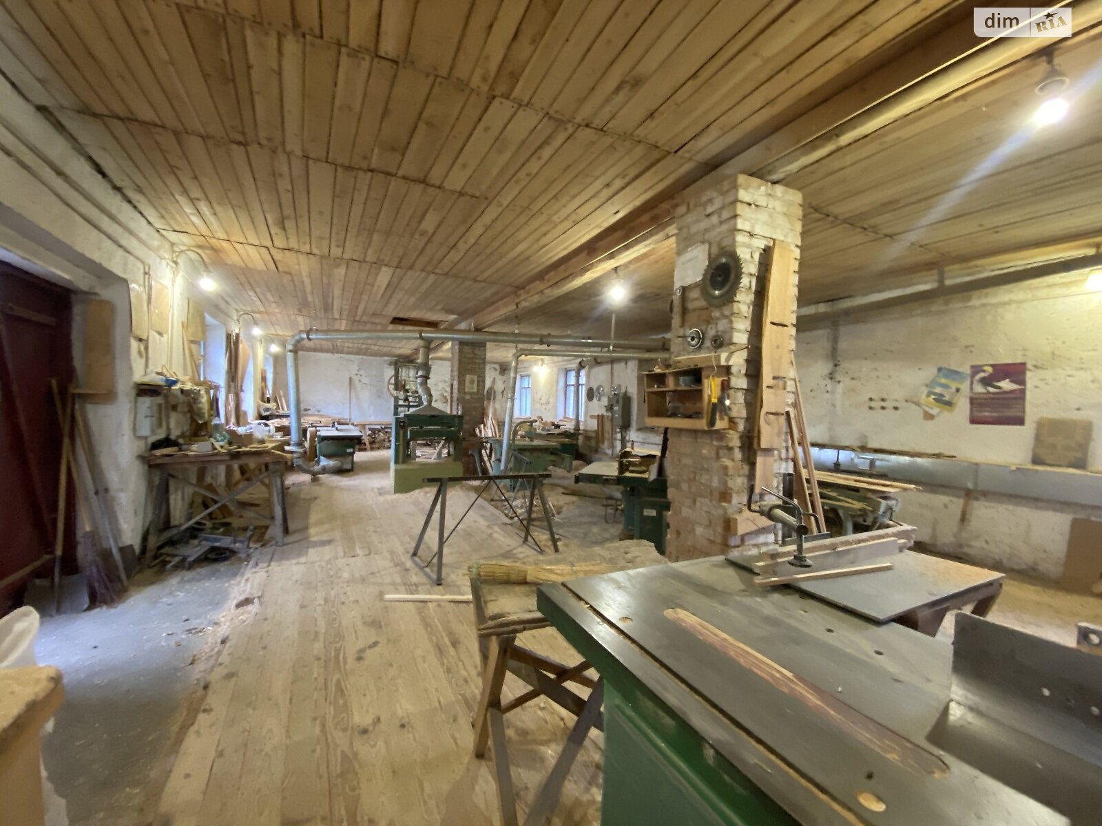 Комерційне приміщення в Літині, продаж по Сосонське шосе, район Літин, ціна: 200 000 доларів за об’єкт фото 1 Комерційне приміщення в Літині, продаж по Сосонське шосе, район Літин, ціна: 200 000 доларів за об’єкт фото 1