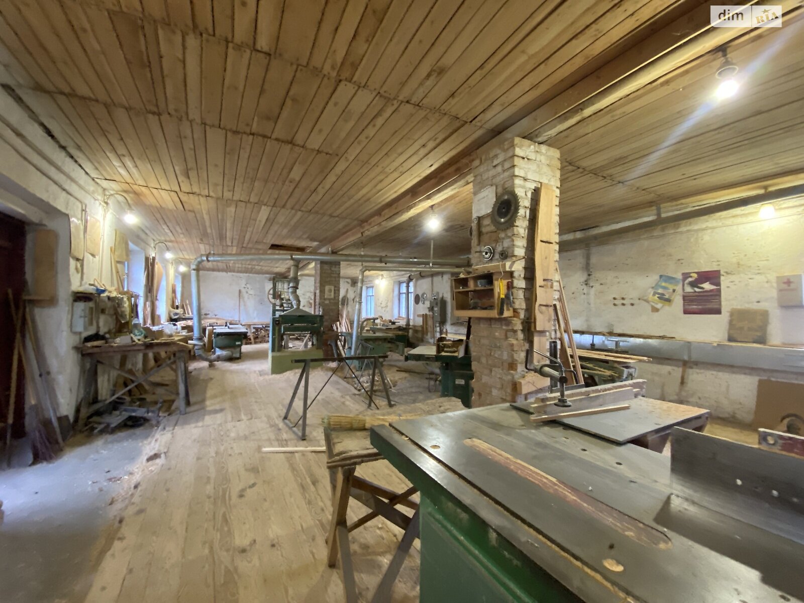 Комерційне приміщення в Літині, продаж по Сосонське шосе, район Літин, ціна: 200 000 доларів за об’єкт фото 1 Комерційне приміщення в Літині, продаж по Сосонське шосе, район Літин, ціна: 200 000 доларів за об’єкт фото 1