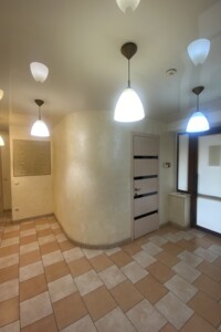 Коммерческое помещение в Луцке, продажа по Молодежи проспект 15, район 33 микрорайон, цена: 63 940 долларов за объект фото 2