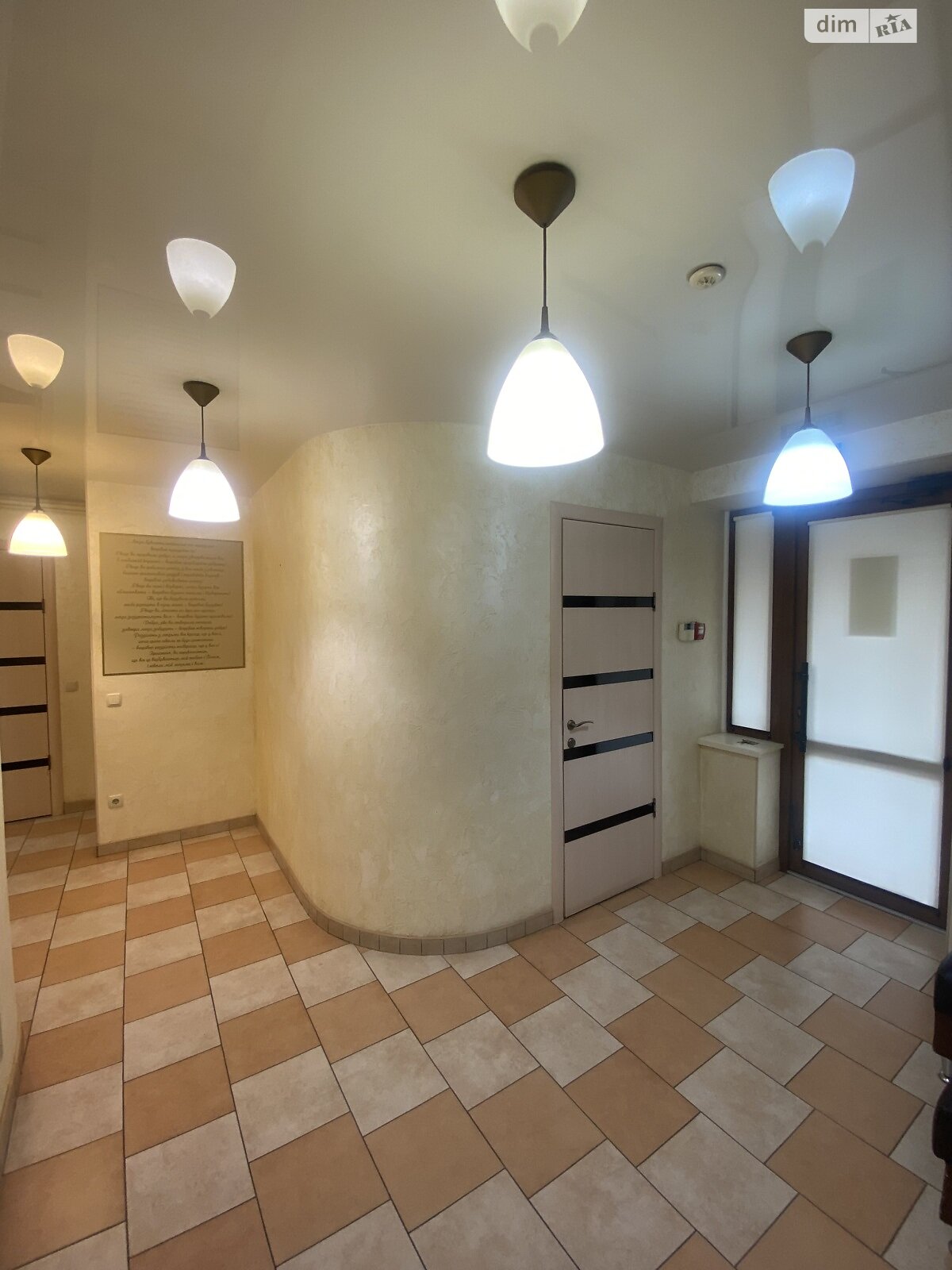 Коммерческое помещение в Луцке, продажа по Молодежи проспект 15, район 33 микрорайон, цена: 63 940 долларов за объект фото 1