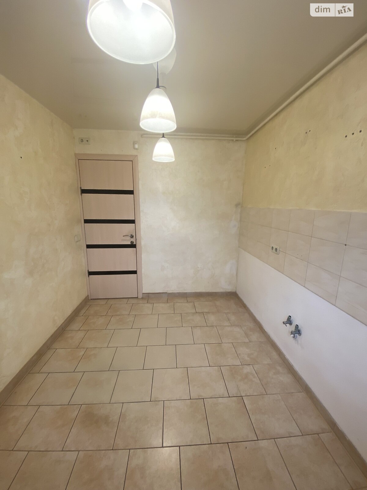 Коммерческое помещение в Луцке, продажа по Молодежи проспект 15, район 33 микрорайон, цена: 63 940 долларов за объект фото 1