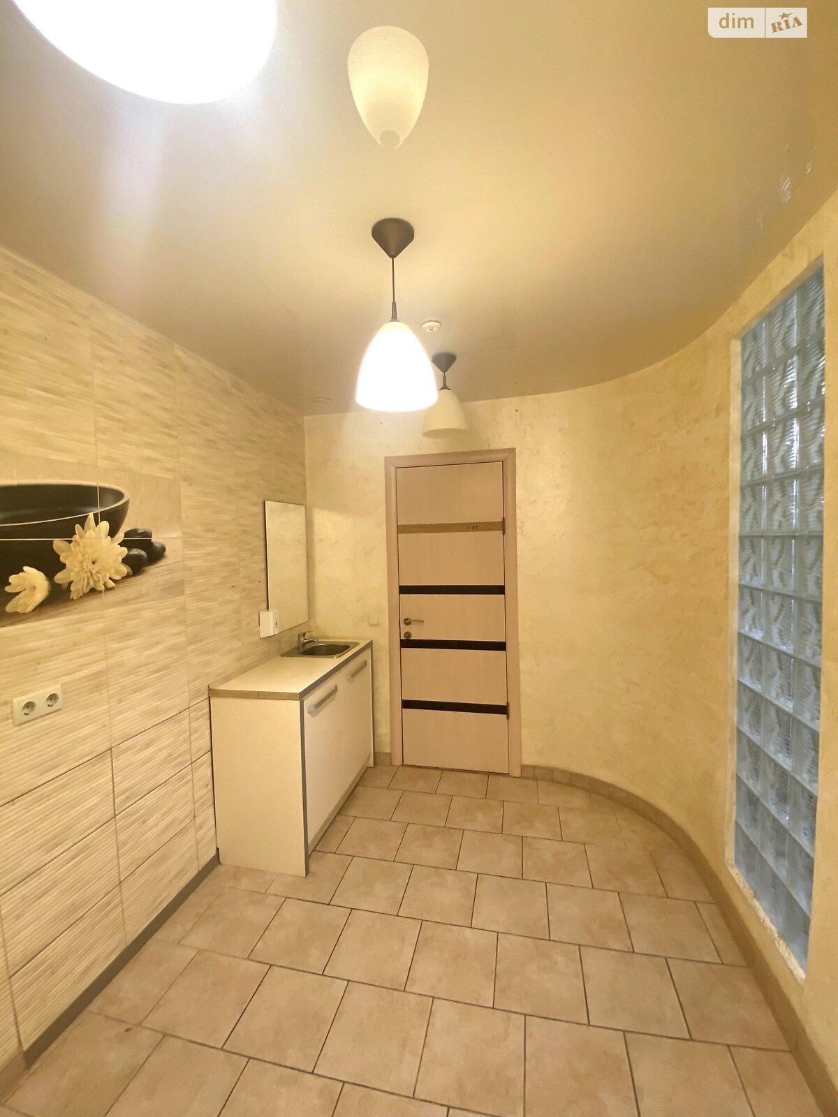 Коммерческое помещение в Луцке, продажа по Молодежи проспект 15, район 33 микрорайон, цена: 63 940 долларов за объект фото 1