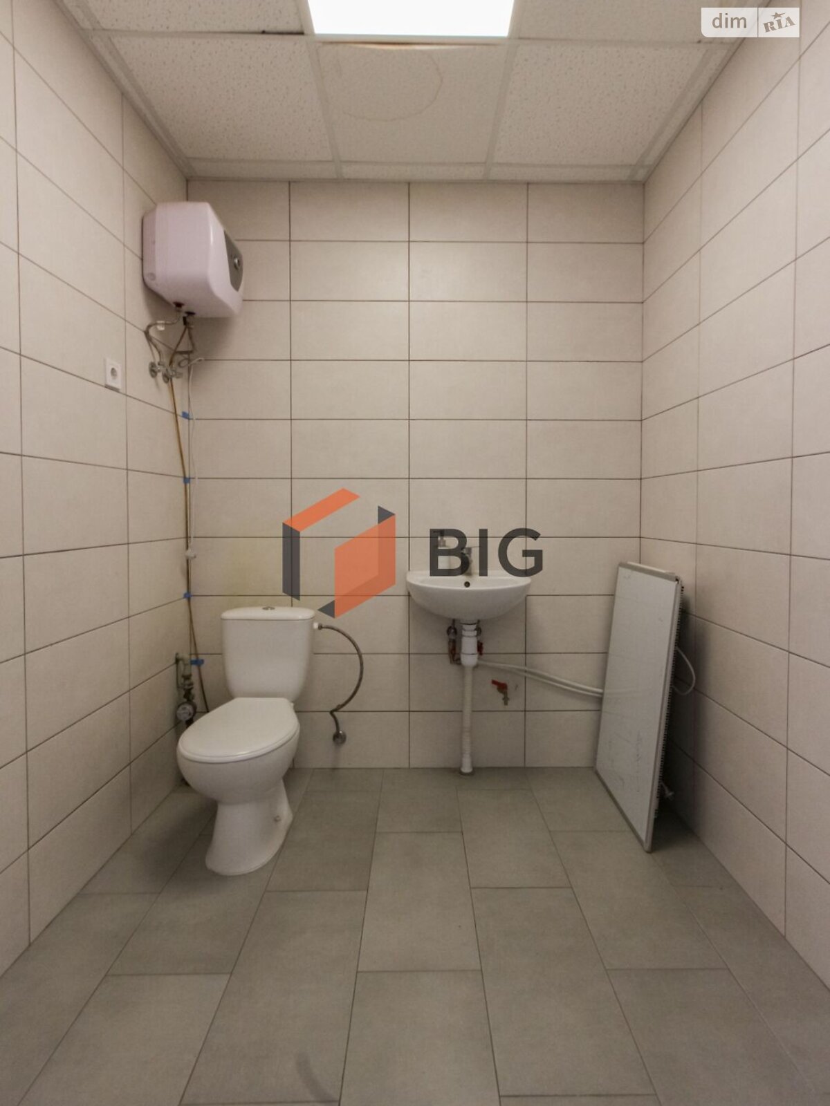 Комерційне приміщення в Луцьку, продаж по Назарія Яремчука (Єршова) вулиця, район 40 мікрорайон, ціна: 83 700 доларів за об’єкт фото 1 Комерційне приміщення в Луцьку, продаж по Назарія Яремчука (Єршова) вулиця, район 40 мікрорайон, ціна: 83 700 доларів за об’єкт фото 1