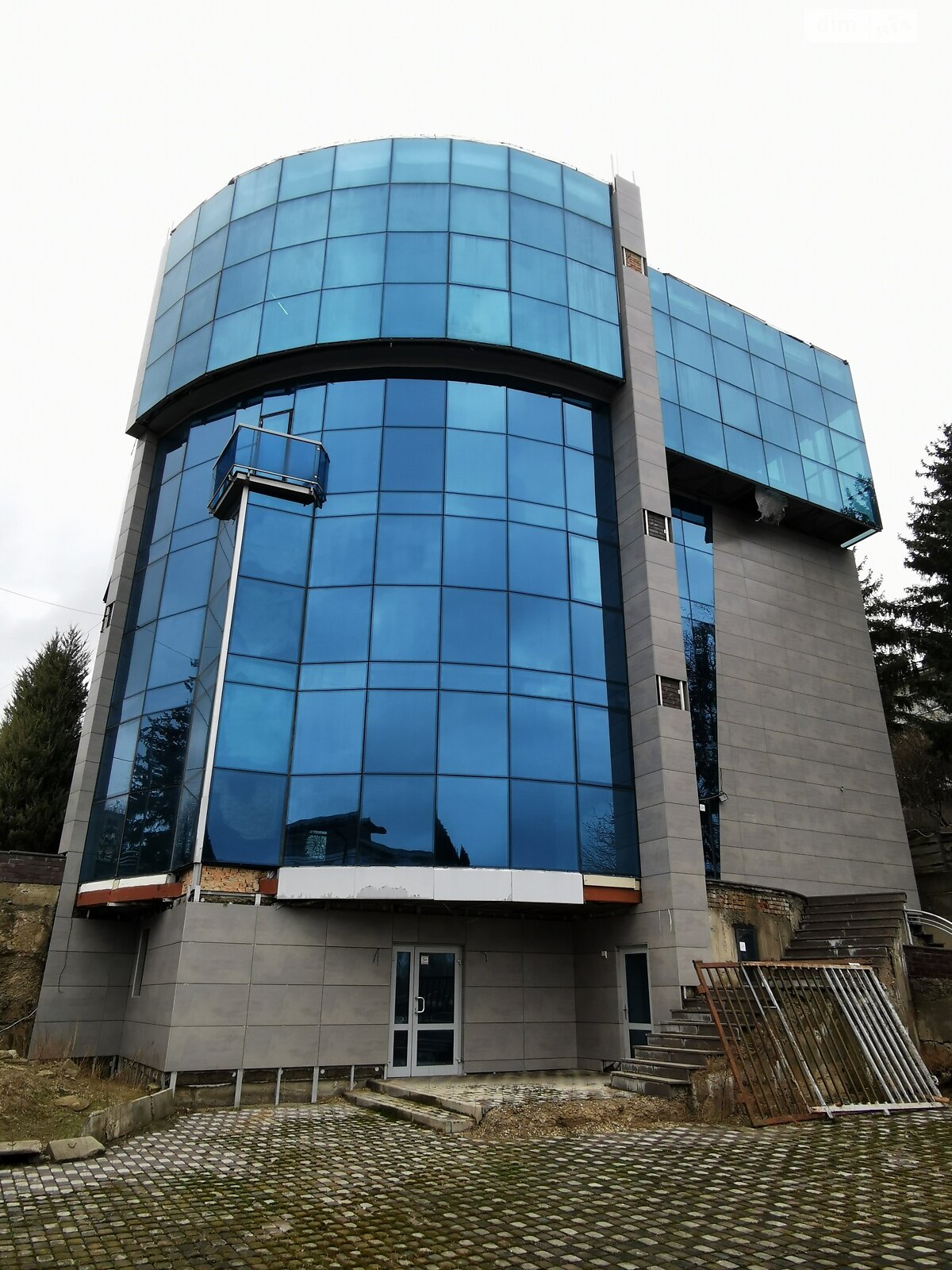 Коммерческое помещение в Луцке, Воли проспект 48, цена: продажи 1 800 000 долларов за объект фото 1 Коммерческое помещение в Луцке, Воли проспект 48, цена продажи: 1 800 000 долларов за объект фото 1