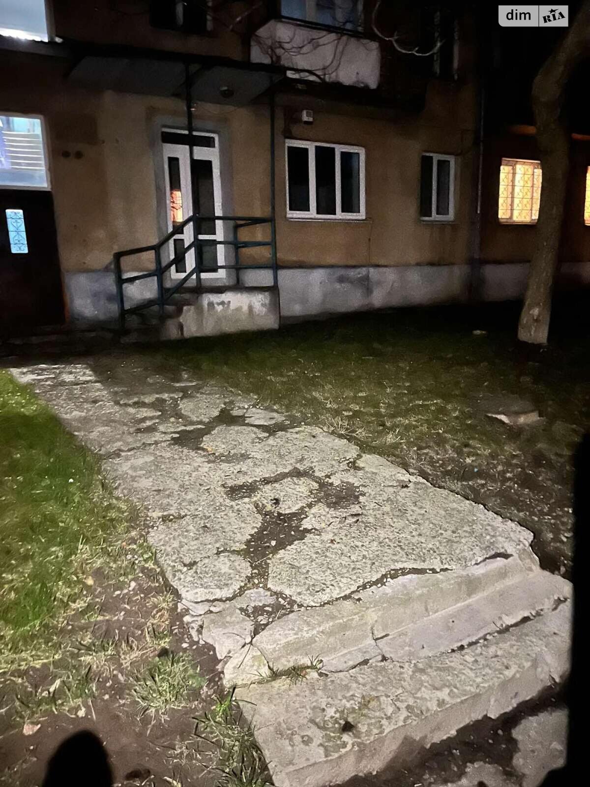 Коммерческое помещение в Львове, продажа по Королева улица 7, район Лычаковский, цена: 78 000 долларов за объект фото 1 Коммерческое помещение в Львове, продажа по Королева улица 7, район Лычаковский, цена: 78 000 долларов за объект фото 1