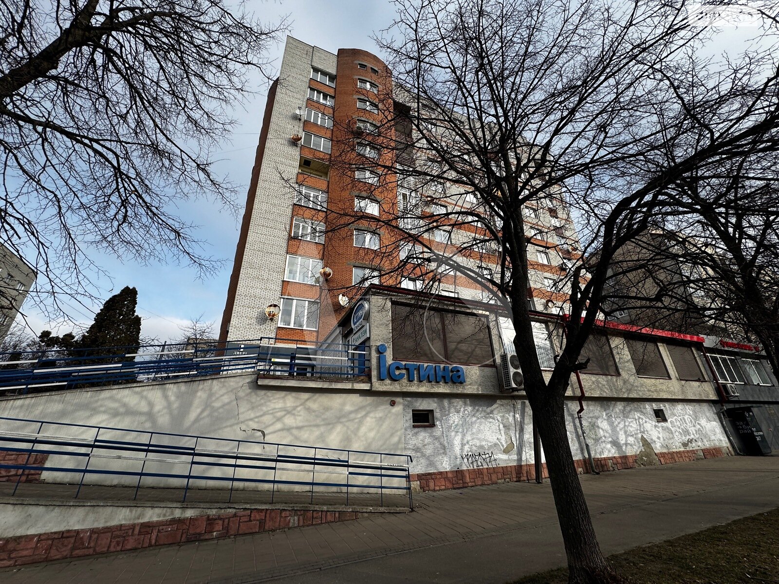 Коммерческое помещение в Львове, продажа по Научная улица 12А, район Научная, цена: 400 000 долларов за объект фото 1 Коммерческое помещение в Львове, продажа по Научная улица 12А, район Научная, цена: 400 000 долларов за объект фото 1