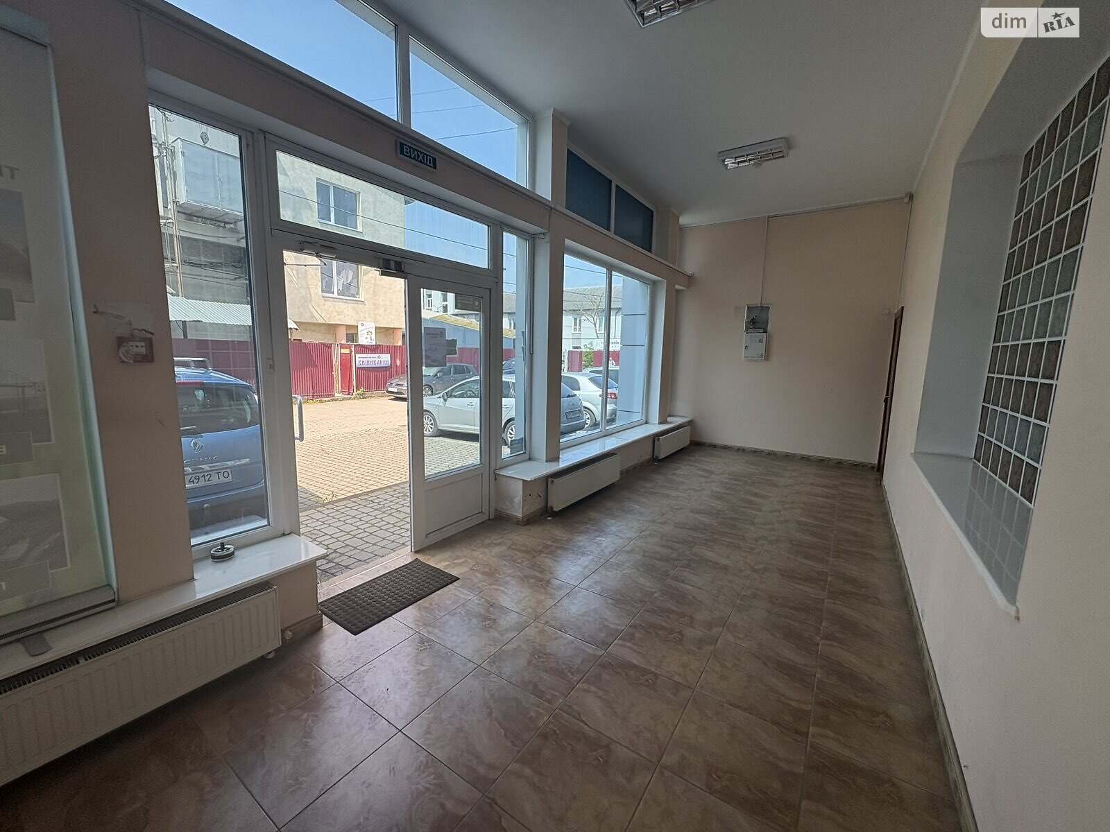 Коммерческое помещение в Львове, продажа по Чигиринская улица 42, район Шевченковский, цена: 792 долларов за объект фото 1 Коммерческое помещение в Львове, продажа по Чигиринская улица 42, район Шевченковский, цена: 792 долларов за объект фото 1