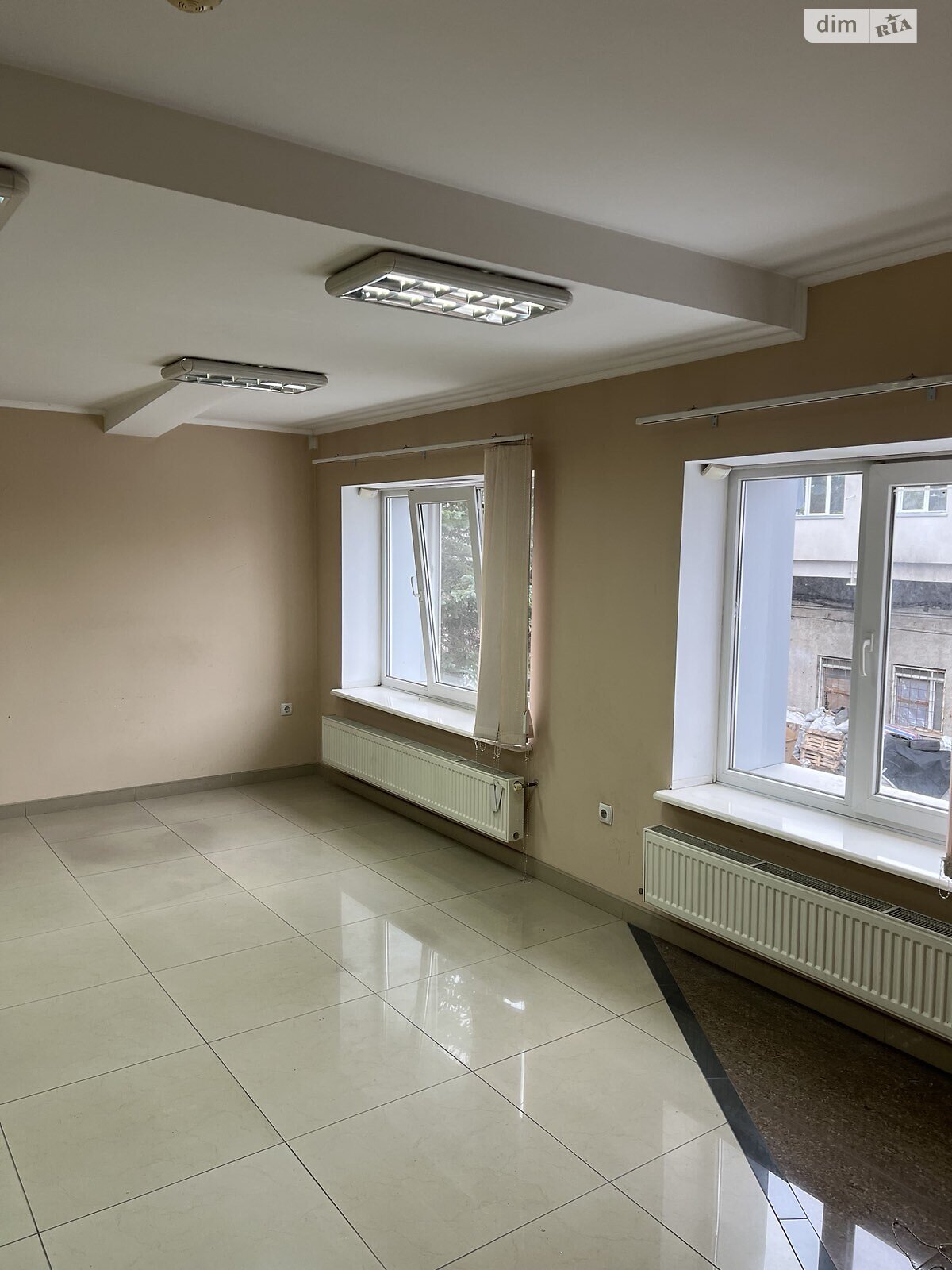 Коммерческое помещение в Львове, продажа по Чигиринская улица 42, район Шевченковский, цена: 792 долларов за объект фото 1 Коммерческое помещение в Львове, продажа по Чигиринская улица 42, район Шевченковский, цена: 792 долларов за объект фото 1