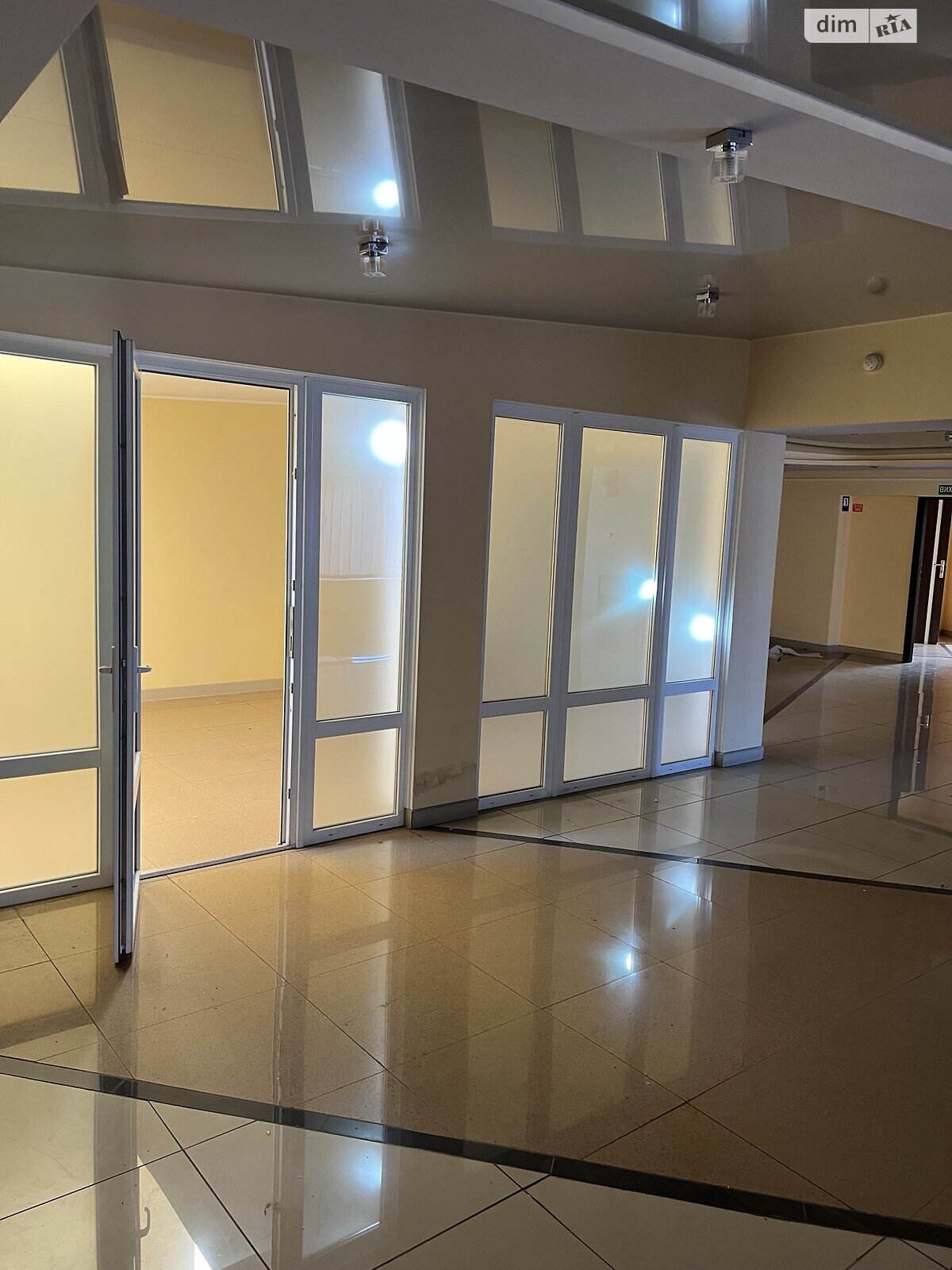 Коммерческое помещение в Львове, продажа по Чигиринская улица 42, район Шевченковский, цена: 792 долларов за объект фото 1 Коммерческое помещение в Львове, продажа по Чигиринская улица 42, район Шевченковский, цена: 792 долларов за объект фото 1