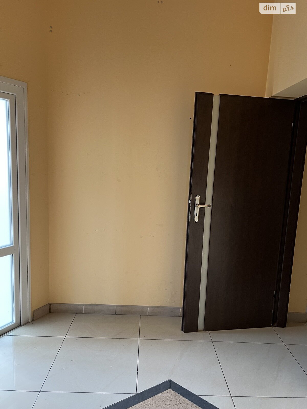 Коммерческое помещение в Львове, продажа по Чигиринская улица 42, район Шевченковский, цена: 792 долларов за объект фото 1 Коммерческое помещение в Львове, продажа по Чигиринская улица 42, район Шевченковский, цена: 792 долларов за объект фото 1