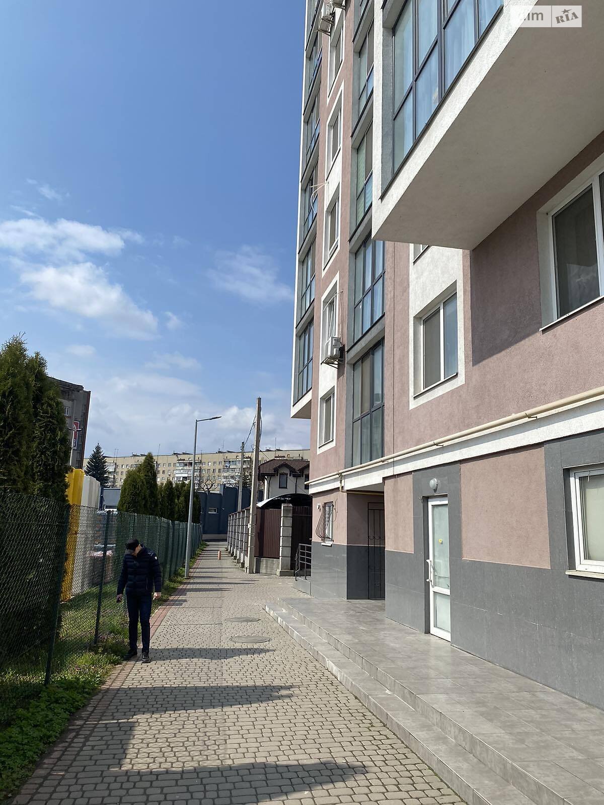Коммерческое помещение в Львове, продажа по Хмельницкого Богдана улица, район Шевченковский, цена: 32 000 долларов за объект фото 1 Коммерческое помещение в Львове, продажа по Хмельницкого Богдана улица, район Шевченковский, цена: 32 000 долларов за объект фото 1