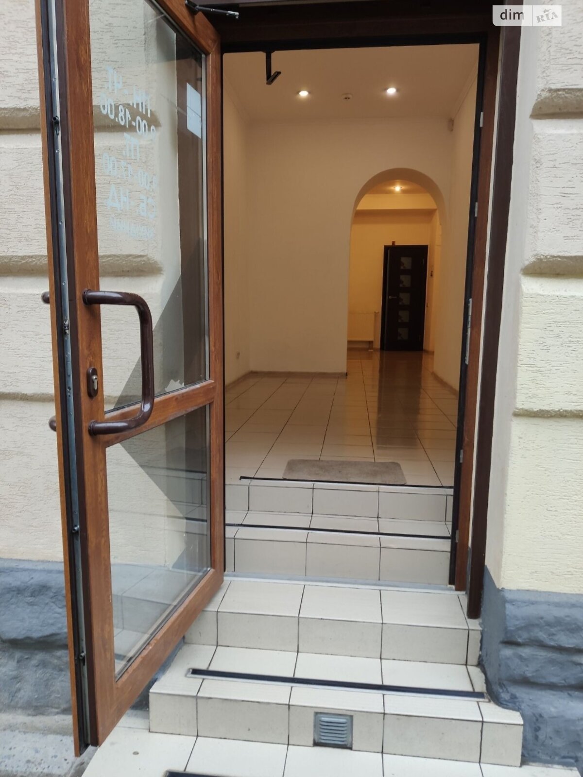 Коммерческое помещение в Львове, продажа по Шпитальная улица 26, район Центр, цена: 78 000 долларов за объект фото 1