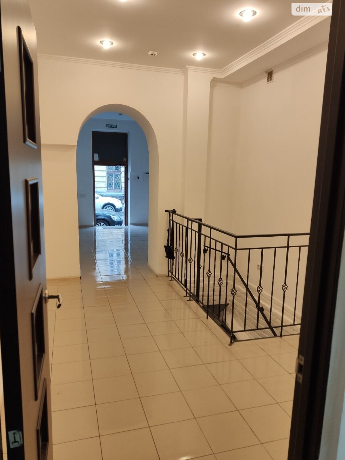 Коммерческое помещение в Львове, продажа по Шпитальная улица 26, район Центр, цена: 78 000 долларов за объект фото 1