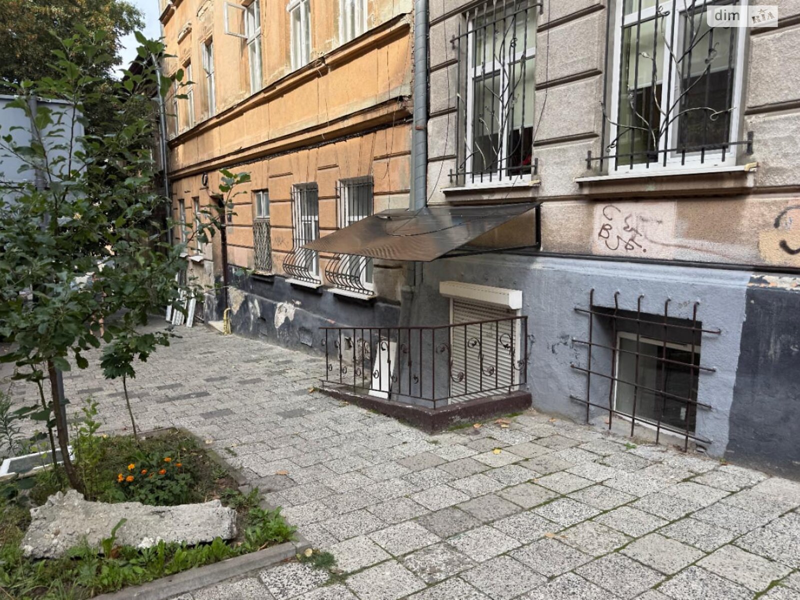 Комерційне приміщення в Львові, продаж по Шумлянських (Сєченова) вулиця, район Центр, ціна: 30 000 доларів за об’єкт фото 1 Комерційне приміщення в Львові, продаж по Шумлянських (Сєченова) вулиця, район Центр, ціна: 30 000 доларів за об’єкт фото 1