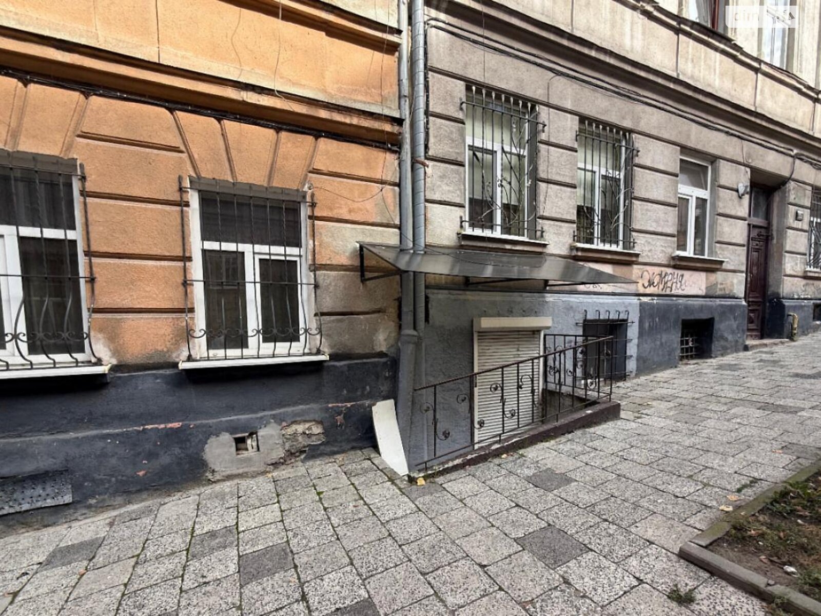 Комерційне приміщення в Львові, продаж по Шумлянських (Сєченова) вулиця, район Центр, ціна: 30 000 доларів за об’єкт фото 1 Комерційне приміщення в Львові, продаж по Шумлянських (Сєченова) вулиця, район Центр, ціна: 30 000 доларів за об’єкт фото 1