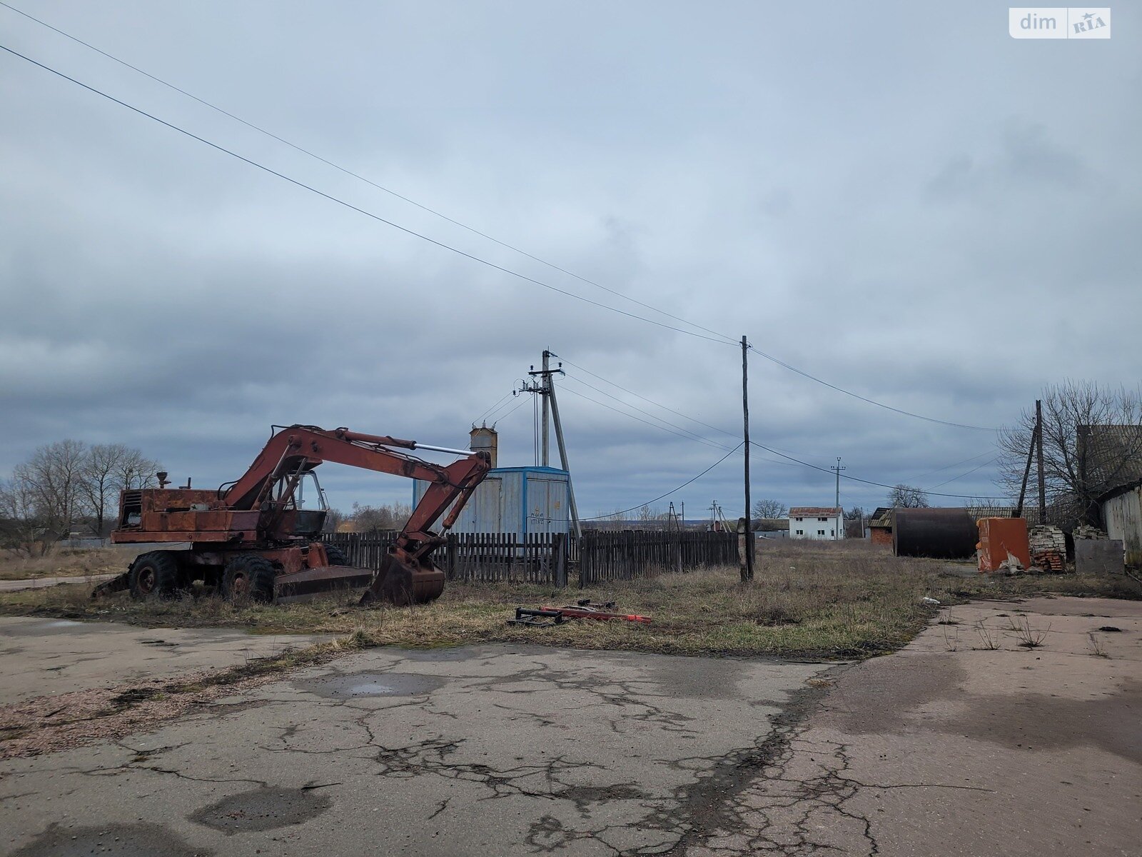 Коммерческое помещение в Майдановке, Пятирічка 18 а, цена: продажи 700 000 долларов за объект фото 1 Коммерческое помещение в Майдановке, Пятирічка 18 а, цена продажи: 700 000 долларов за объект фото 1