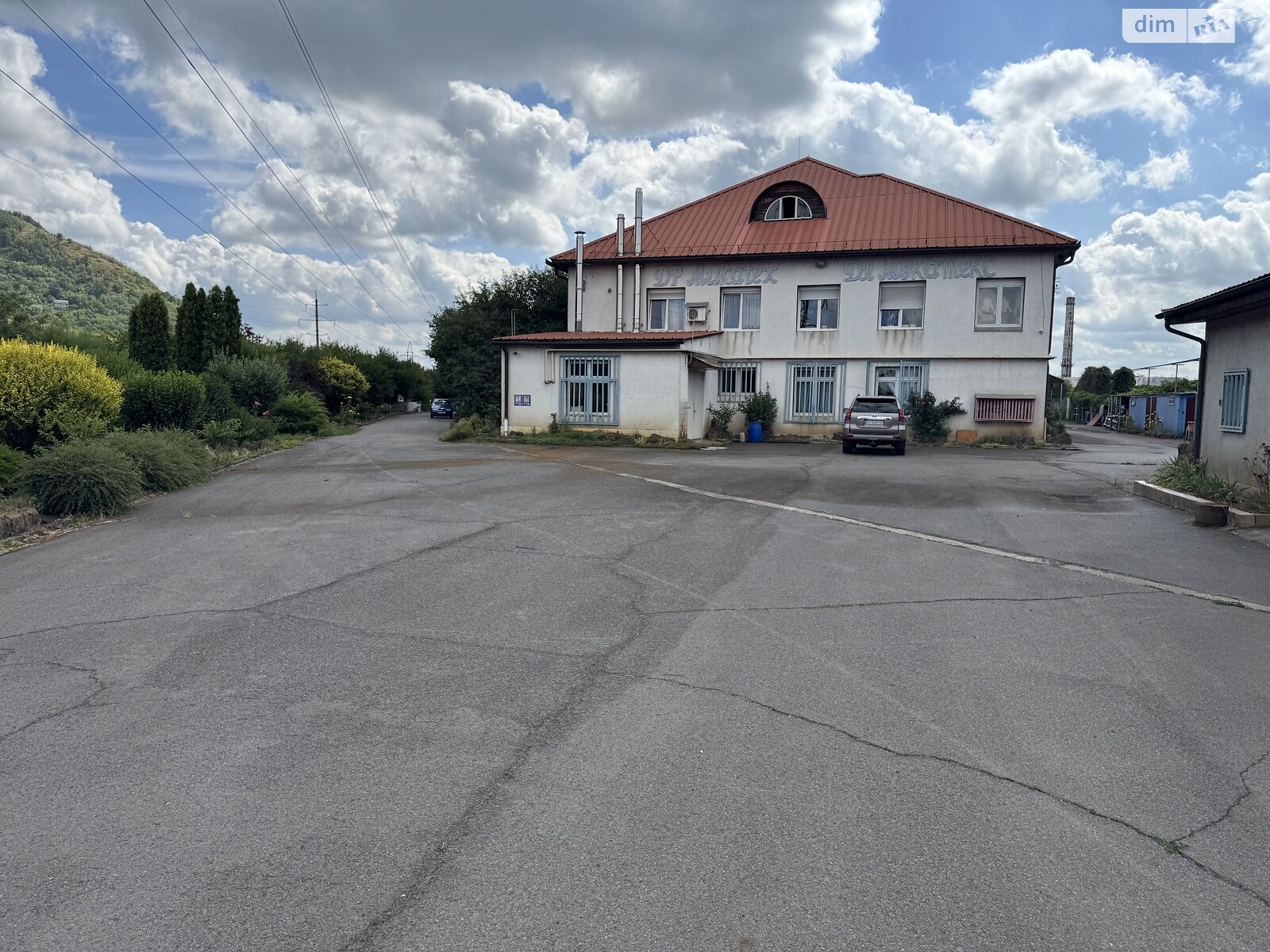 Коммерческое помещение в Мукачеве, продажа по Ужгородская улица, район Мукачево, цена: 1 100 000 долларов за объект фото 1 Коммерческое помещение в Мукачеве, продажа по Ужгородская улица, район Мукачево, цена: 1 100 000 долларов за объект фото 1