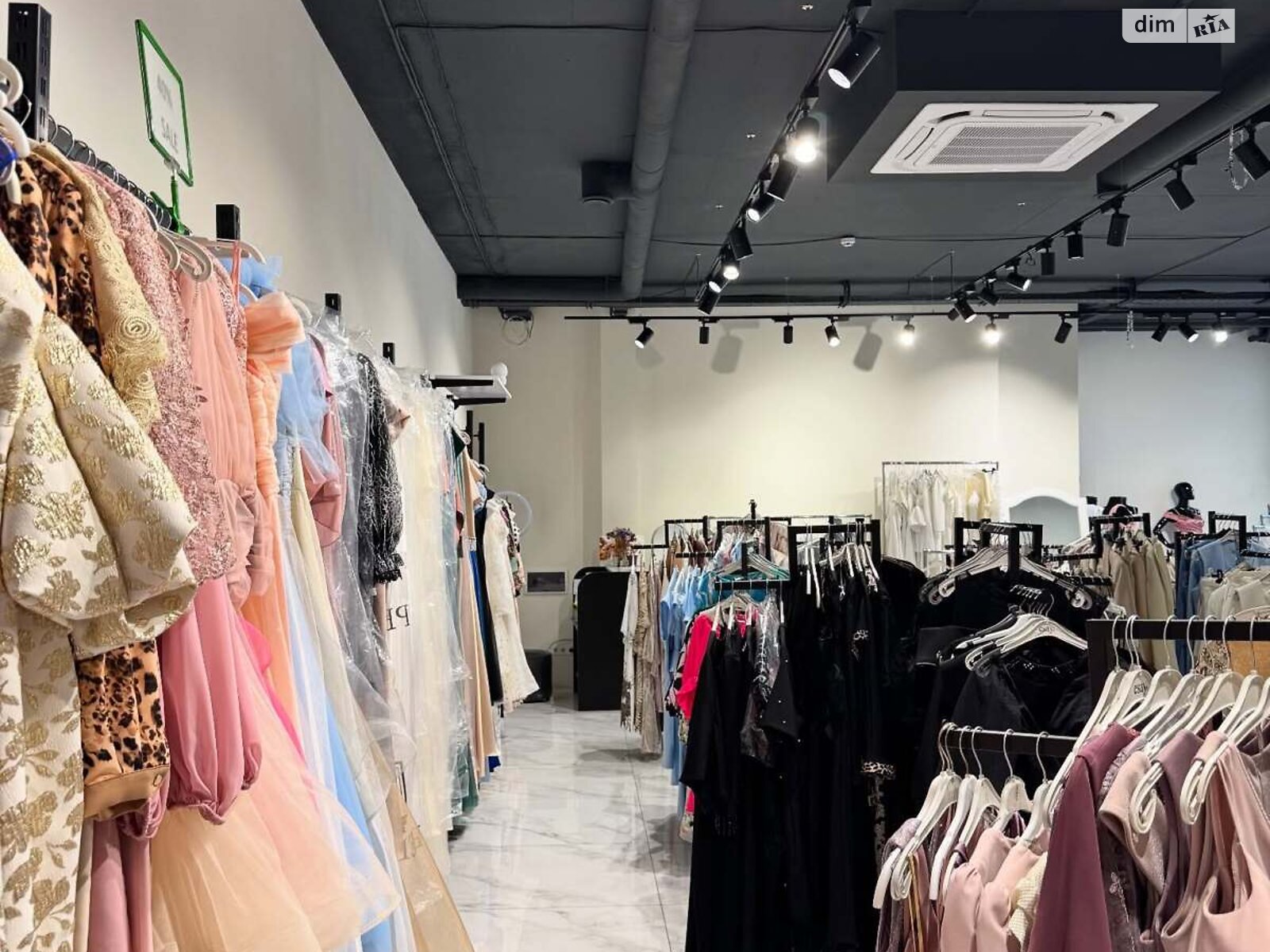 Комерційне приміщення в Мукачеві, продаж по Ринкова (Возз’єднання) вулиця, район Центр, ціна: 172 500 доларів за об’єкт фото 1 Комерційне приміщення в Мукачеві, продаж по Ринкова (Возз’єднання) вулиця, район Центр, ціна: 172 500 доларів за об’єкт фото 1