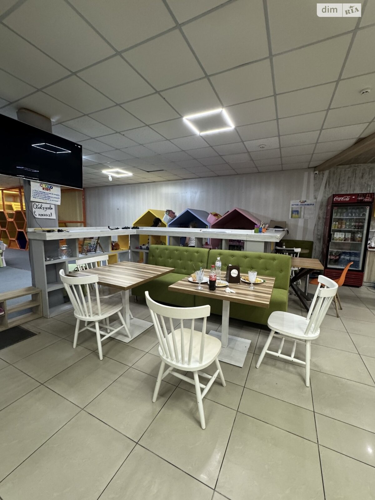 Коммерческое помещение в Мукачеве, продажа по Рыночная (Воссоединения) улица, район Центр, цена: 60 000 долларов за объект фото 1 Коммерческое помещение в Мукачеве, продажа по Рыночная (Воссоединения) улица, район Центр, цена: 60 000 долларов за объект фото 1