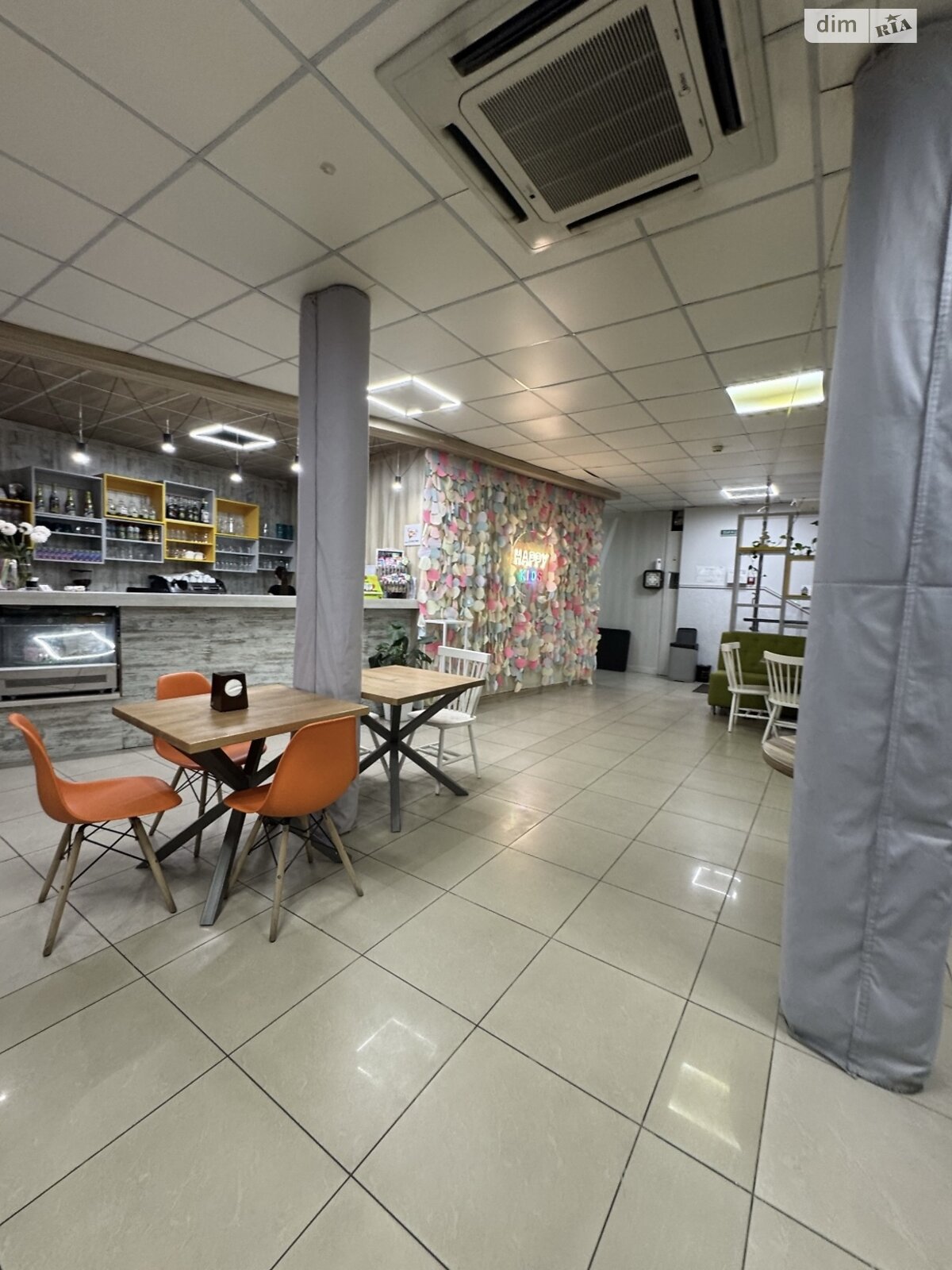 Коммерческое помещение в Мукачеве, продажа по Рыночная (Воссоединения) улица, район Центр, цена: 60 000 долларов за объект фото 1 Коммерческое помещение в Мукачеве, продажа по Рыночная (Воссоединения) улица, район Центр, цена: 60 000 долларов за объект фото 1