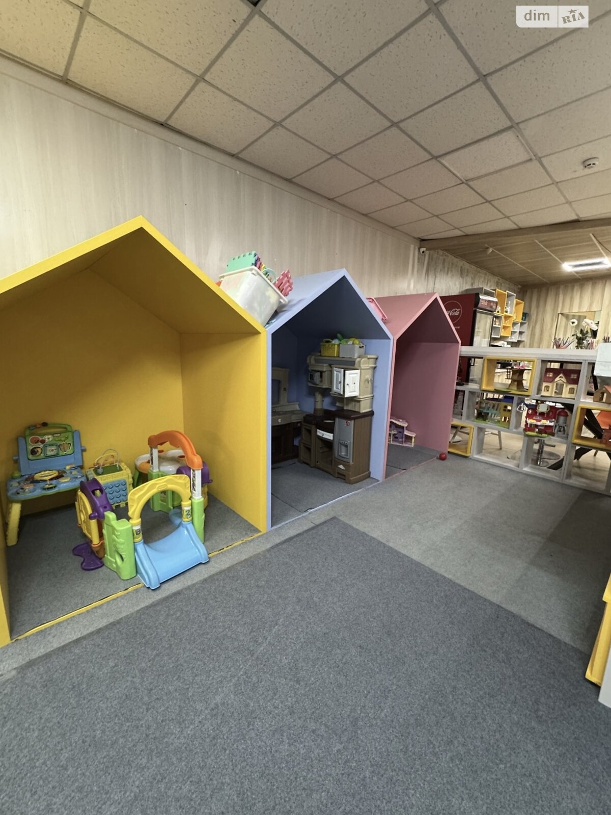 Коммерческое помещение в Мукачеве, продажа по Рыночная (Воссоединения) улица, район Центр, цена: 60 000 долларов за объект фото 1 Коммерческое помещение в Мукачеве, продажа по Рыночная (Воссоединения) улица, район Центр, цена: 60 000 долларов за объект фото 1