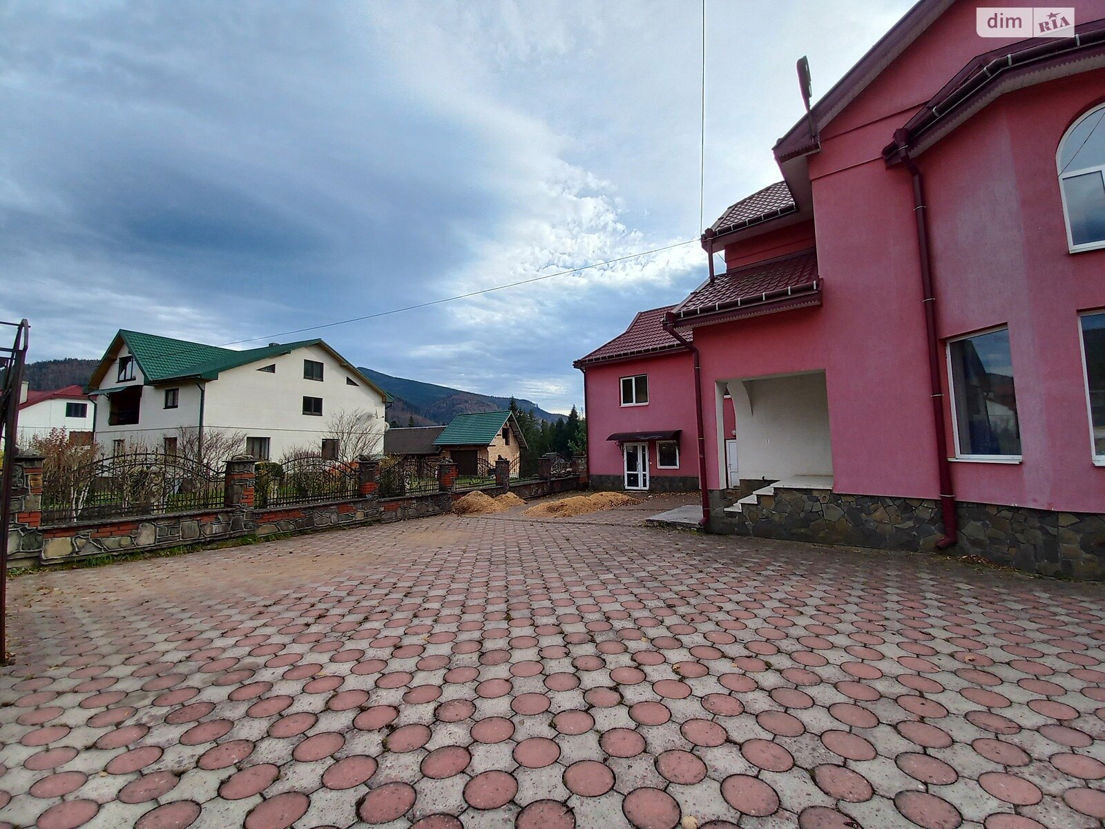 Коммерческое помещение в Мысловке, Розтока улица 73, цена: продажи 285 000 долларов за объект фото 1 Коммерческое помещение в Мысловке, Розтока улица 73, цена продажи: 285 000 долларов за объект фото 1