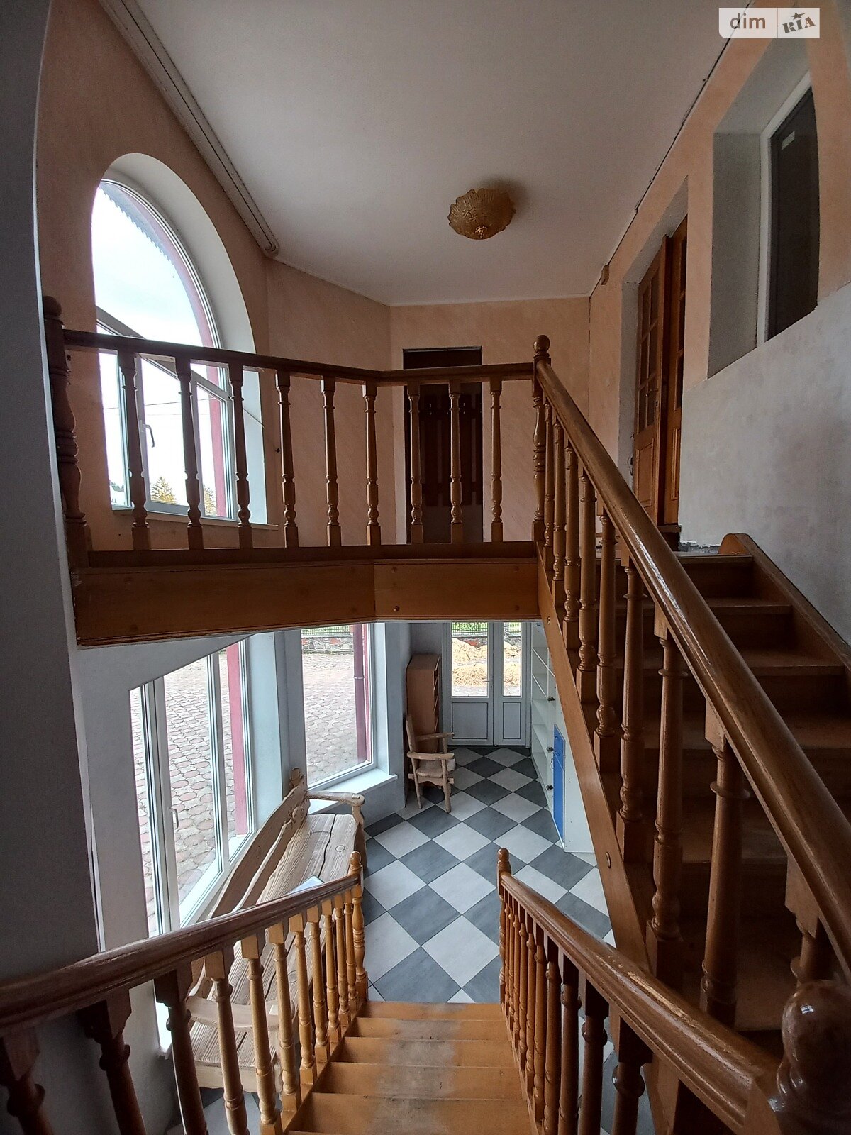 Коммерческое помещение в Мысловке, Розтока улица 73, цена: продажи 285 000 долларов за объект фото 1 Коммерческое помещение в Мысловке, Розтока улица 73, цена продажи: 285 000 долларов за объект фото 1