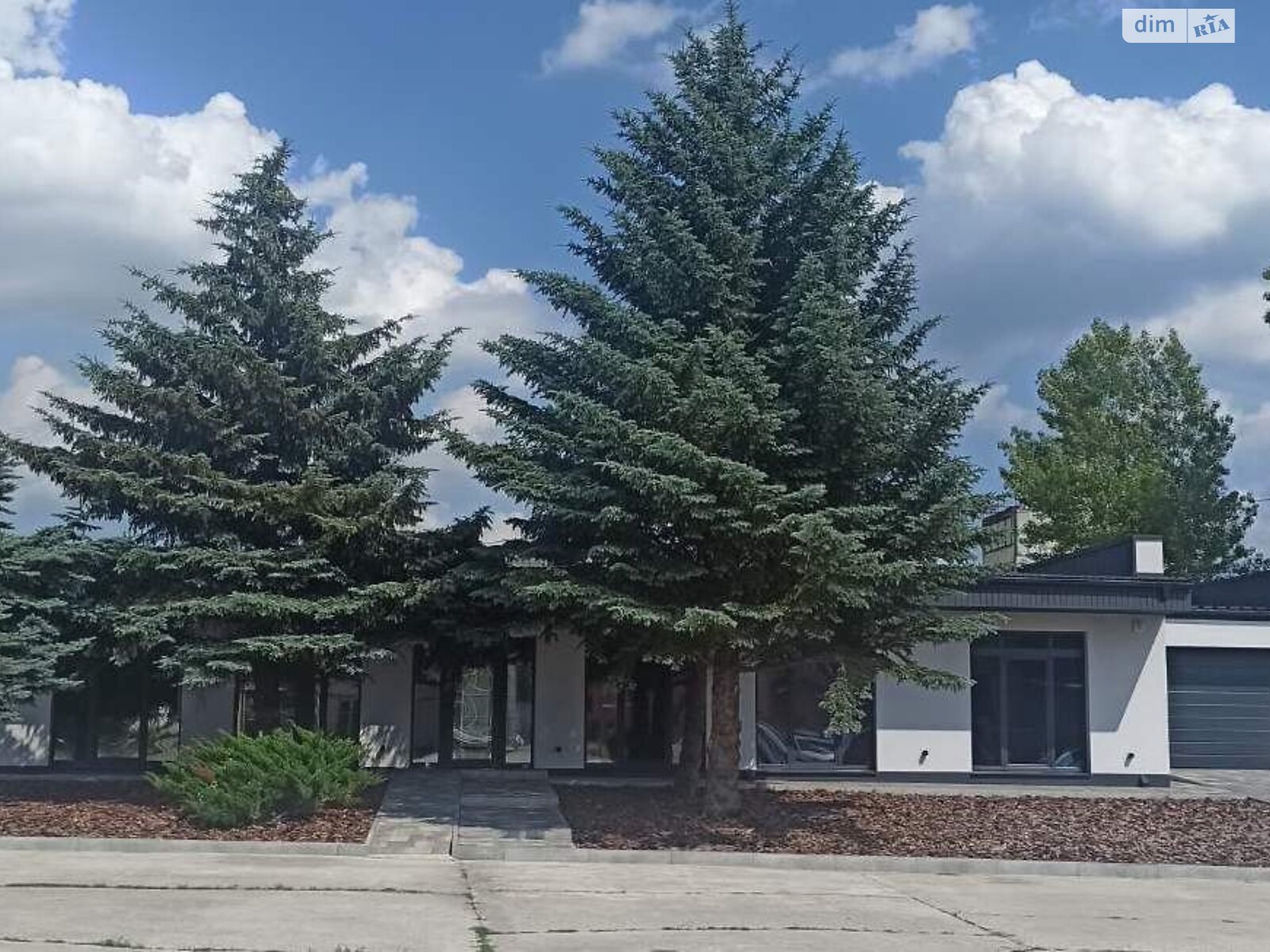 Коммерческое помещение в Нетешине, продажа по Промышленная улица, район Нетешин, цена: 2 862 874 долларов за объект фото 1 Коммерческое помещение в Нетешине, продажа по Промышленная улица, район Нетешин, цена: 2 862 874 долларов за объект фото 1