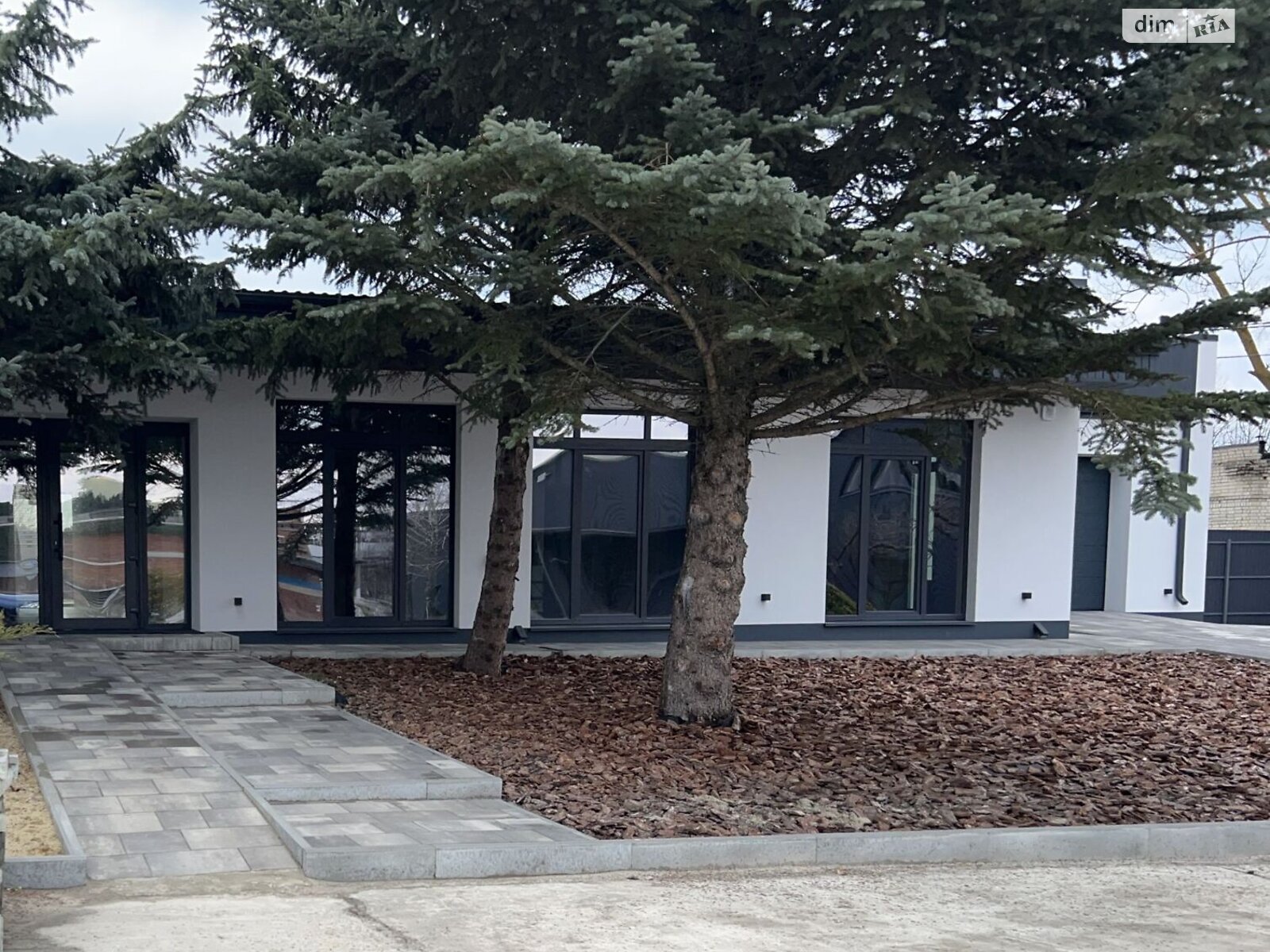 Коммерческое помещение в Нетешине, продажа по Промышленная улица, район Нетешин, цена: 2 862 874 долларов за объект фото 1 Коммерческое помещение в Нетешине, продажа по Промышленная улица, район Нетешин, цена: 2 862 874 долларов за объект фото 1