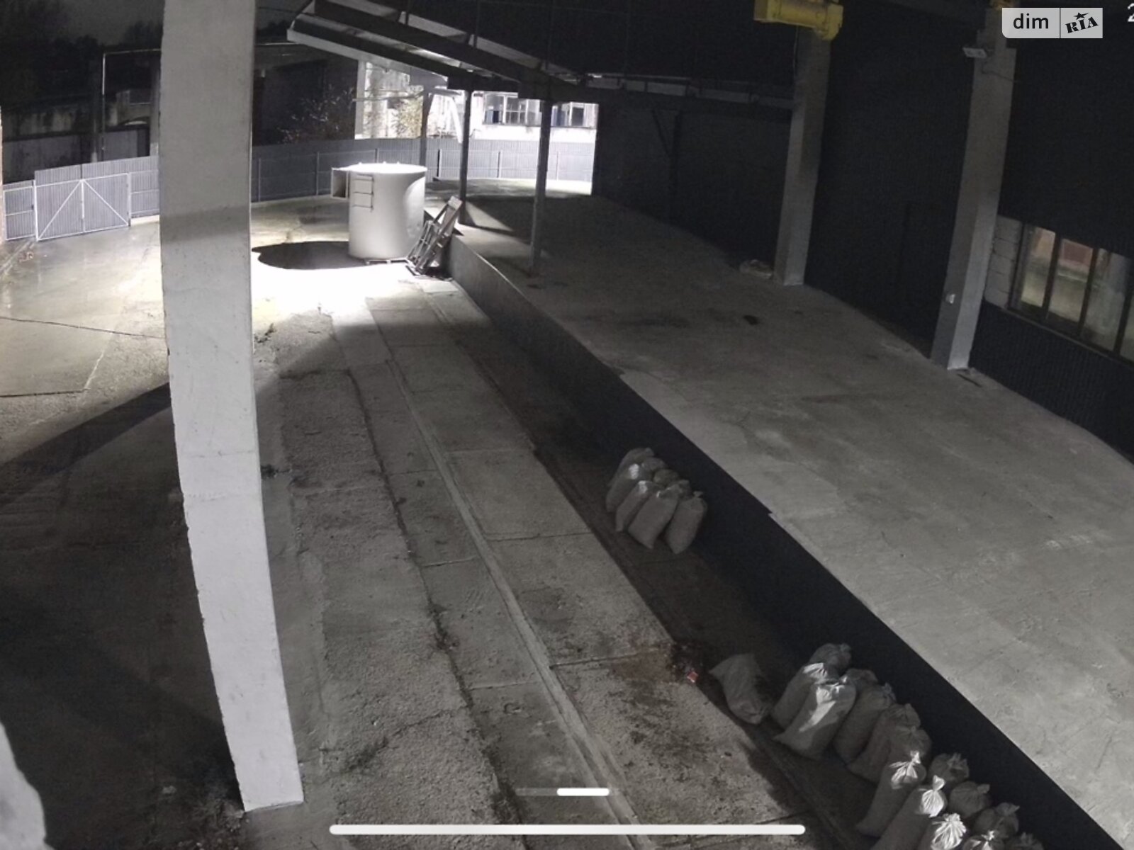 Коммерческое помещение в Нетешине, продажа по Промышленная улица, район Нетешин, цена: 2 862 874 долларов за объект фото 1 Коммерческое помещение в Нетешине, продажа по Промышленная улица, район Нетешин, цена: 2 862 874 долларов за объект фото 1