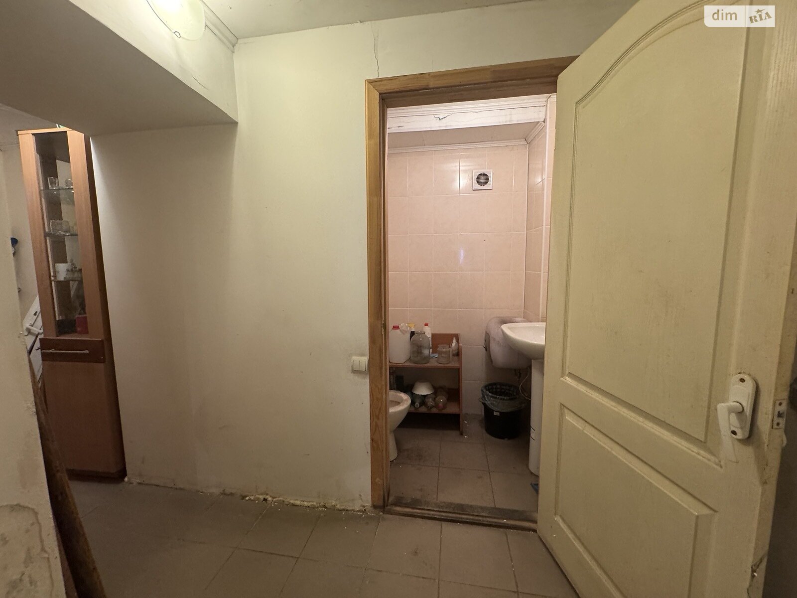 Коммерческое помещение в Николаеве, продажа по Благовісного (Никольська) улица 84, район Центральный, цена: 15 000 долларов за объект фото 1 Коммерческое помещение в Николаеве, продажа по Благовісного (Никольська) улица 84, район Центральный, цена: 15 000 долларов за объект фото 1