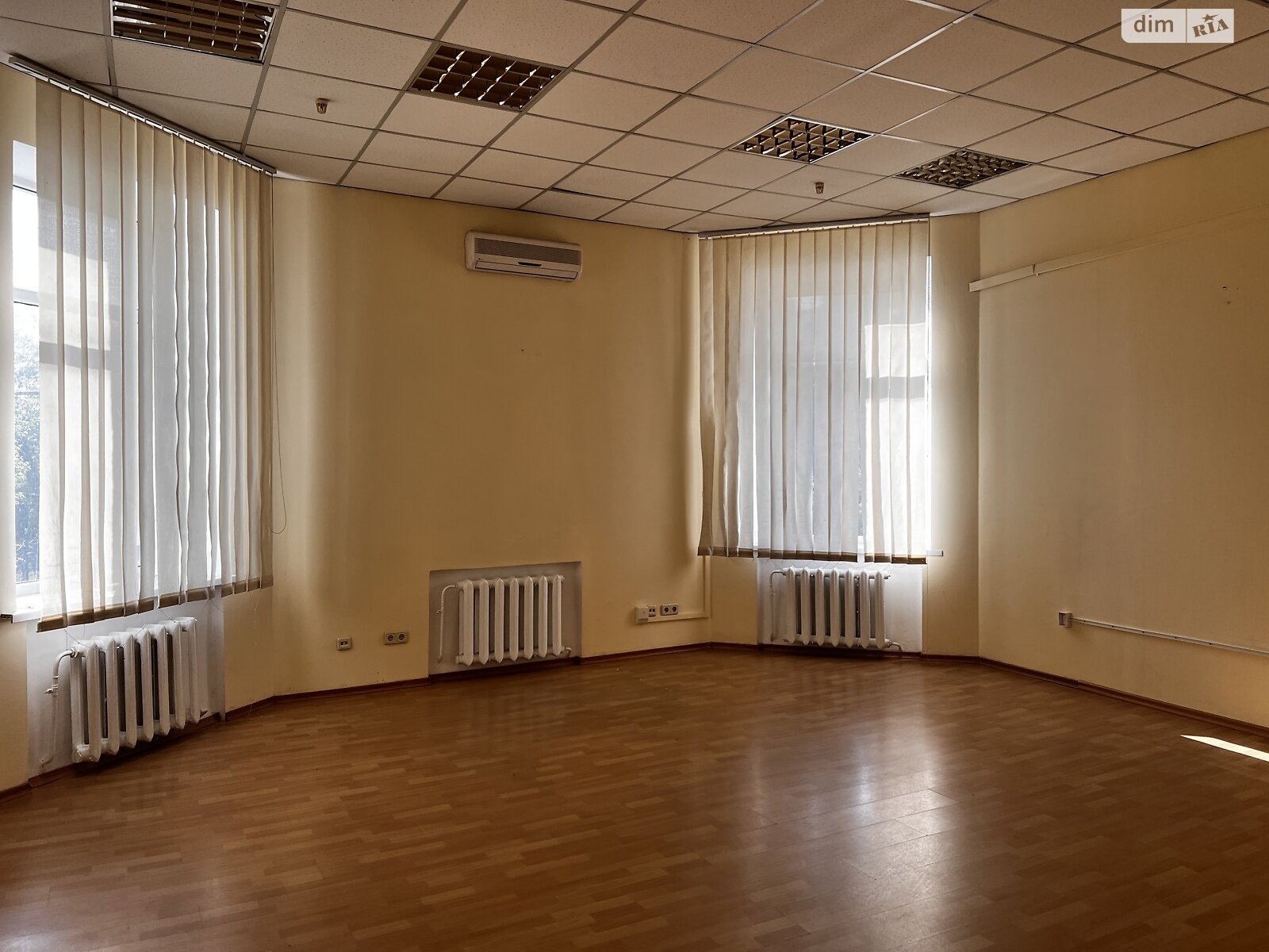 Коммерческое помещение в Одессе, продажа по Балковская улица, район Хаджибейский, цена: 880 000 долларов за объект фото 1 Коммерческое помещение в Одессе, продажа по Балковская улица, район Хаджибейский, цена: 880 000 долларов за объект фото 1