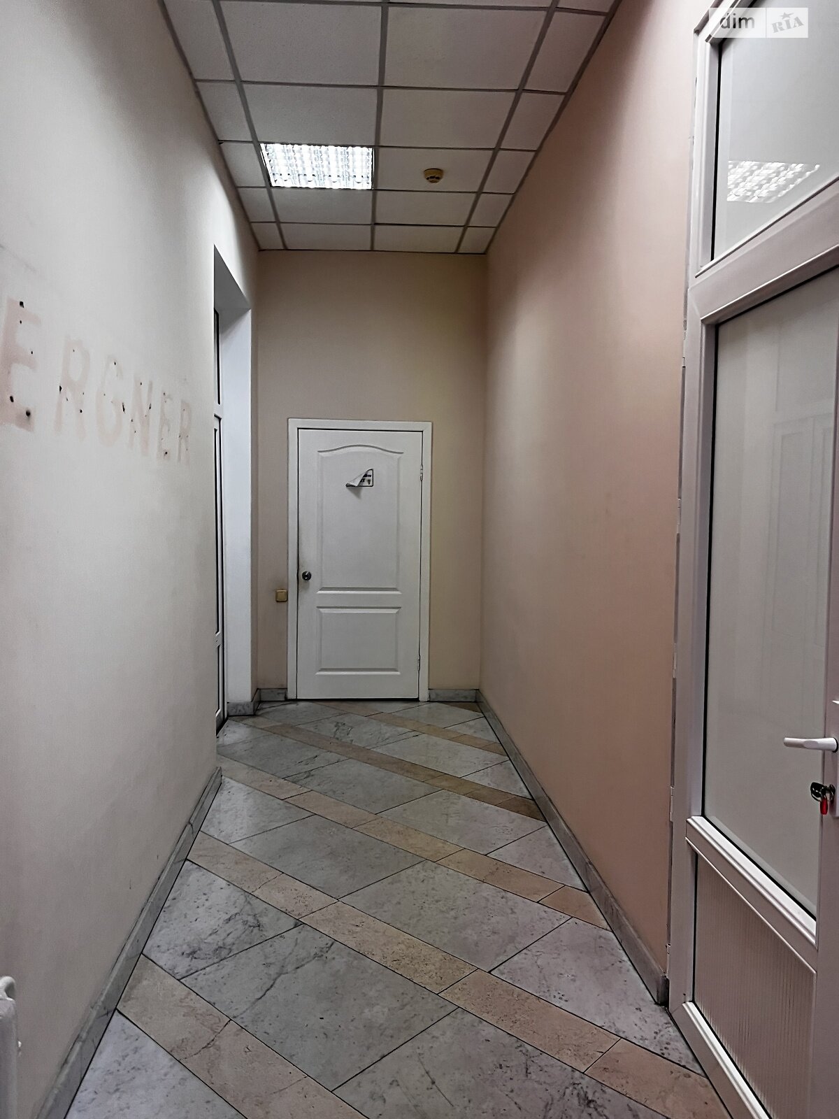 Коммерческое помещение в Одессе, продажа по Балковская улица, район Хаджибейский, цена: 880 000 долларов за объект фото 1 Коммерческое помещение в Одессе, продажа по Балковская улица, район Хаджибейский, цена: 880 000 долларов за объект фото 1