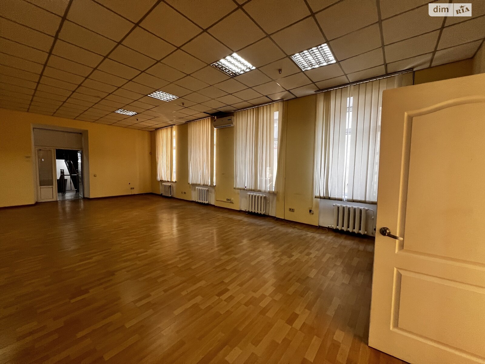 Коммерческое помещение в Одессе, продажа по Балковская улица, район Хаджибейский, цена: 880 000 долларов за объект фото 1 Коммерческое помещение в Одессе, продажа по Балковская улица, район Хаджибейский, цена: 880 000 долларов за объект фото 1