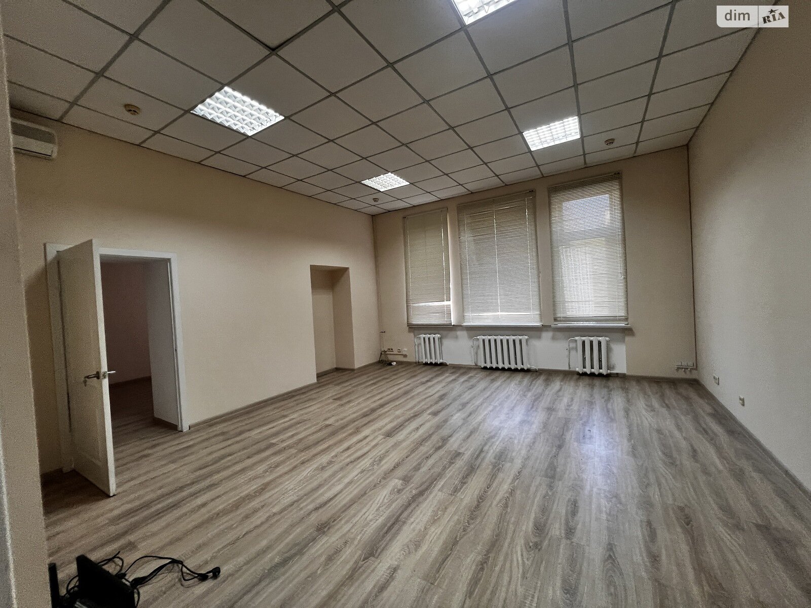 Коммерческое помещение в Одессе, продажа по Балковская улица, район Хаджибейский, цена: 880 000 долларов за объект фото 1 Коммерческое помещение в Одессе, продажа по Балковская улица, район Хаджибейский, цена: 880 000 долларов за объект фото 1