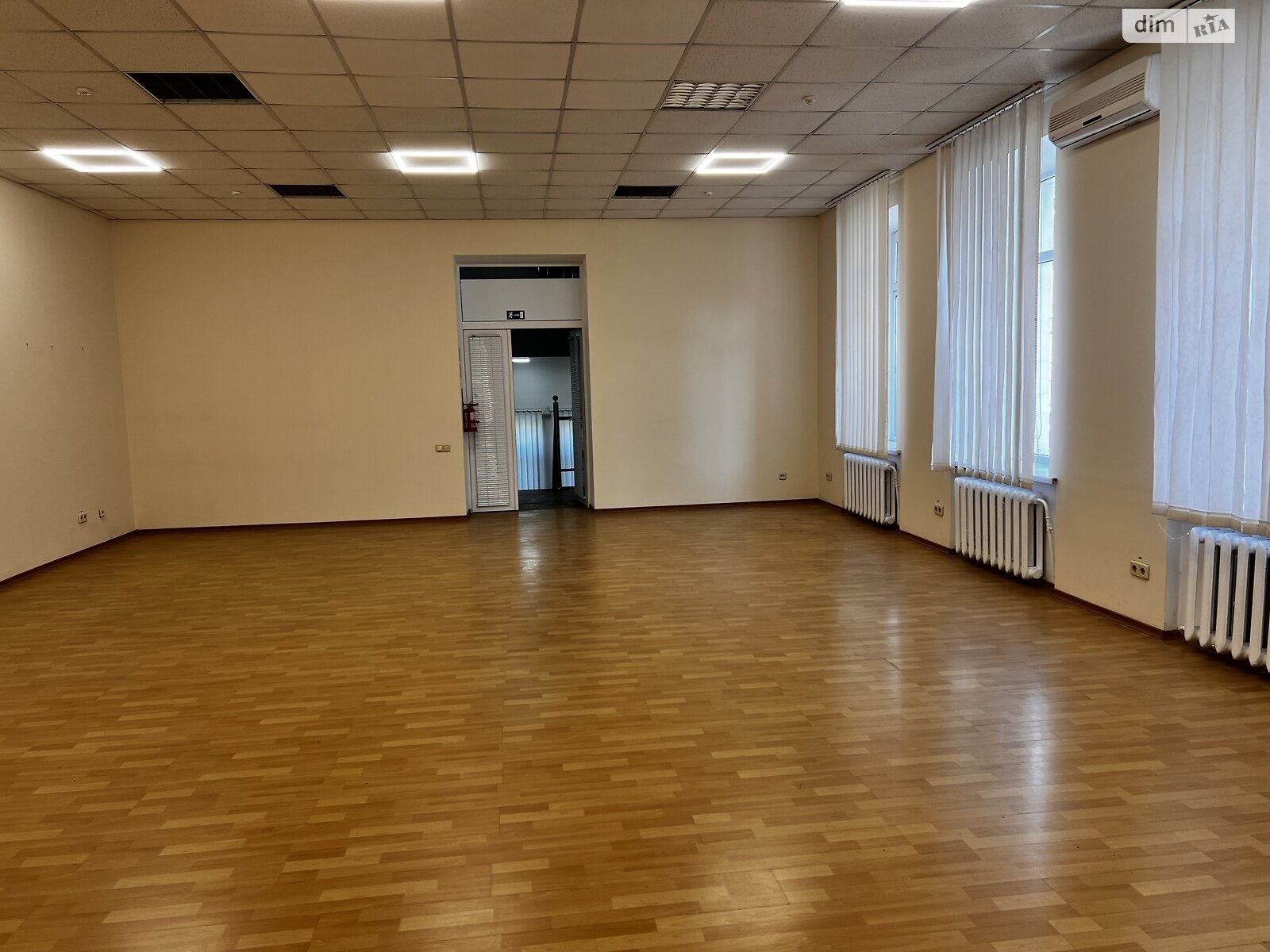 Коммерческое помещение в Одессе, продажа по Балковская улица, район Хаджибейский, цена: 880 000 долларов за объект фото 1 Коммерческое помещение в Одессе, продажа по Балковская улица, район Хаджибейский, цена: 880 000 долларов за объект фото 1
