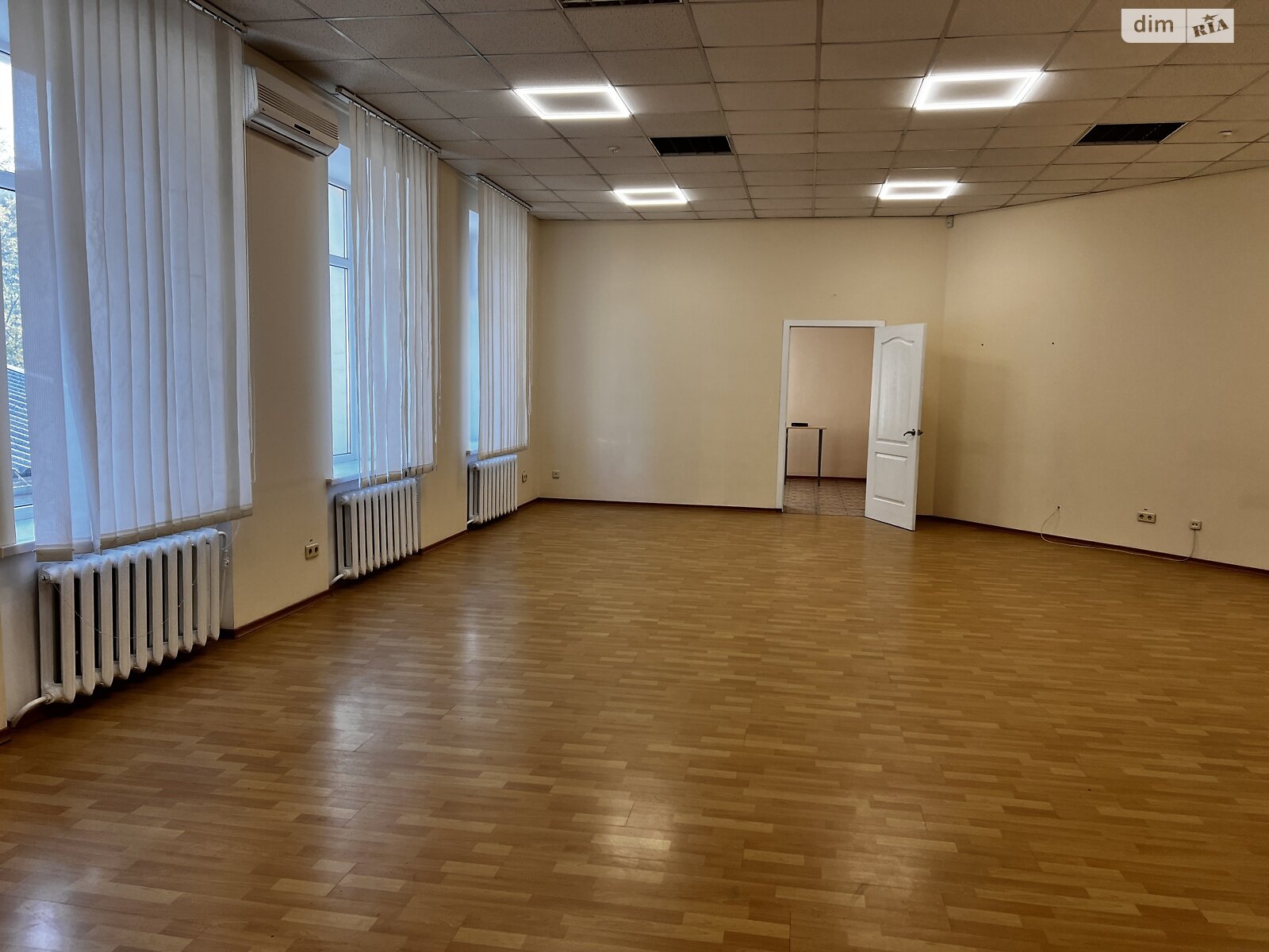 Коммерческое помещение в Одессе, продажа по Балковская улица, район Хаджибейский, цена: 880 000 долларов за объект фото 1 Коммерческое помещение в Одессе, продажа по Балковская улица, район Хаджибейский, цена: 880 000 долларов за объект фото 1