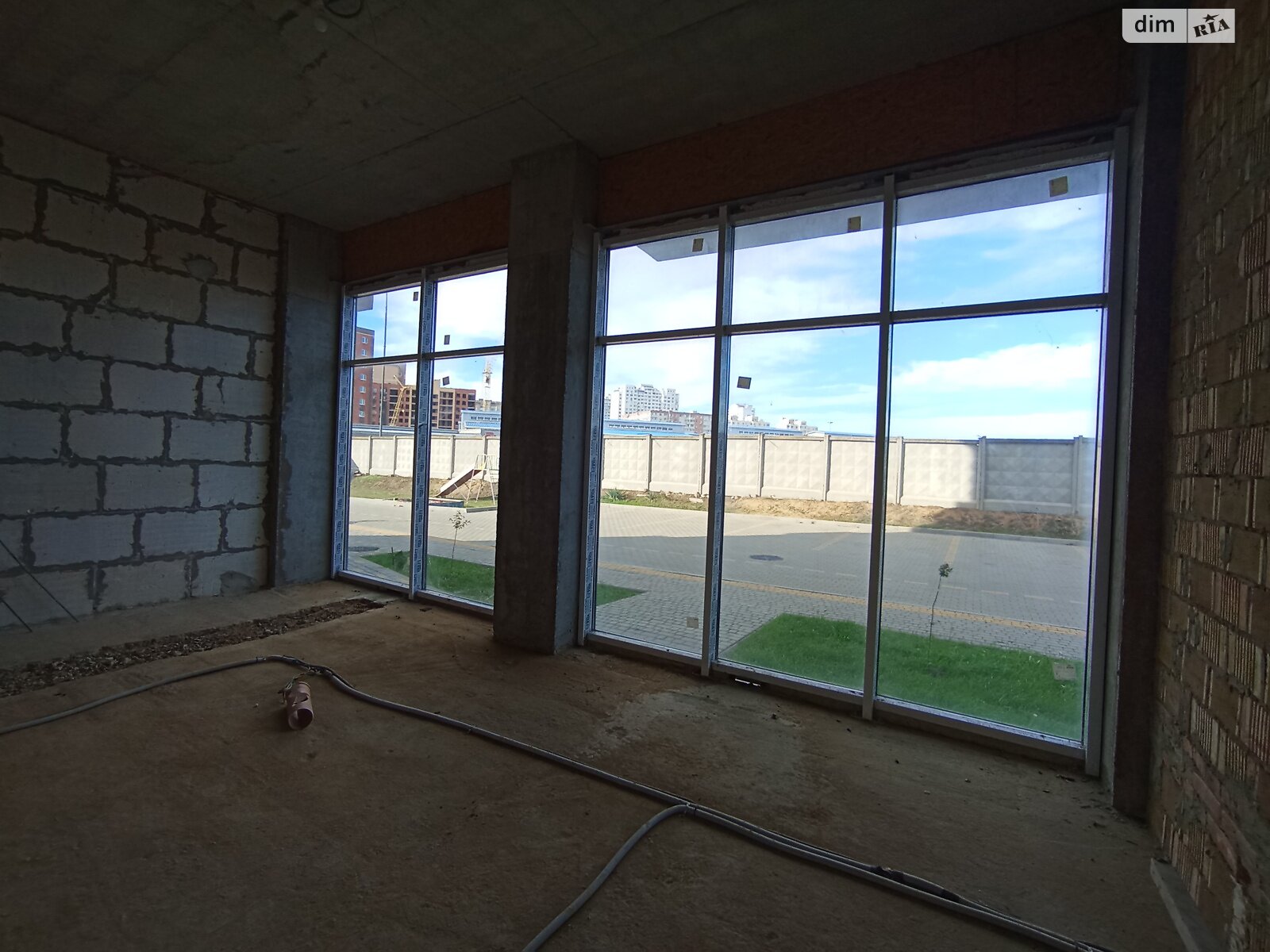 Комерційне приміщення в Крижанівка, Захисників України (Генерала Бочарова) вулиця, ціна продажу: 55 000 доларів за об’єкт фото 1