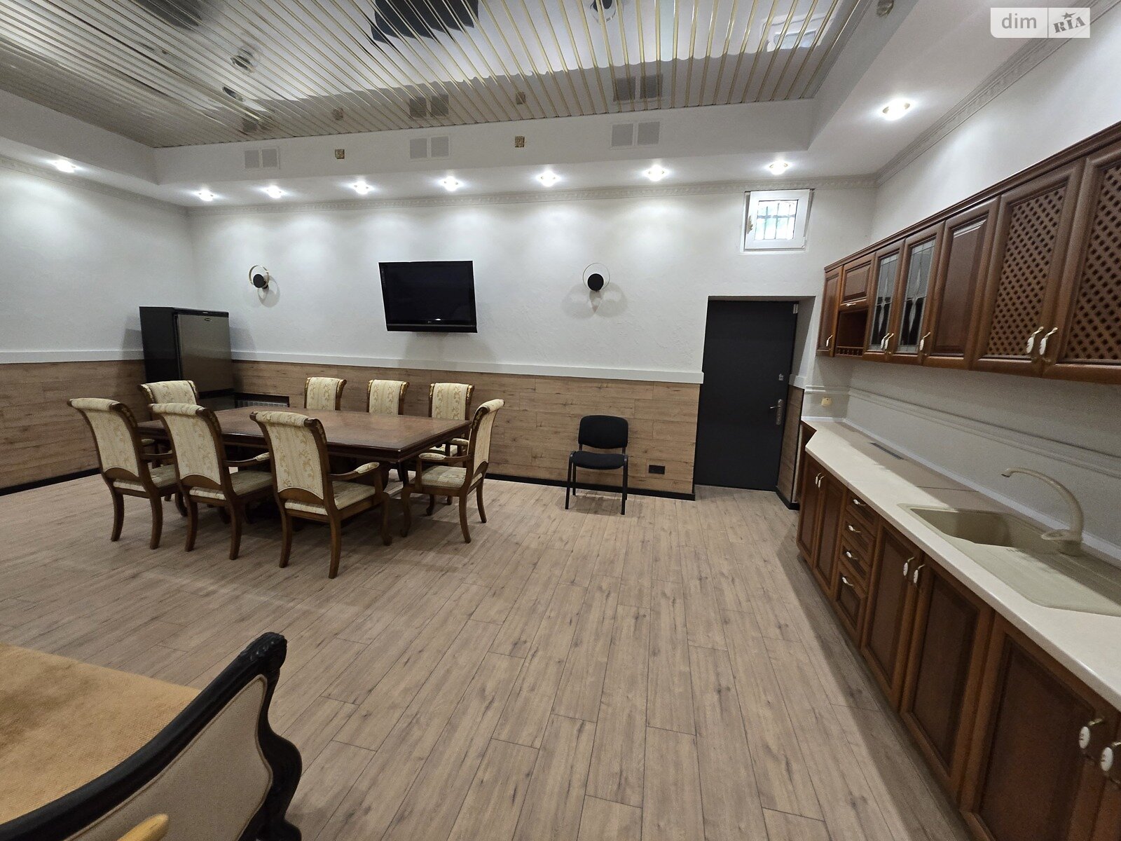 Коммерческое помещение в Одессе, продажа по Атамана Головатого улица 35, район Пересыпский, цена: 280 000 долларов за объект фото 1