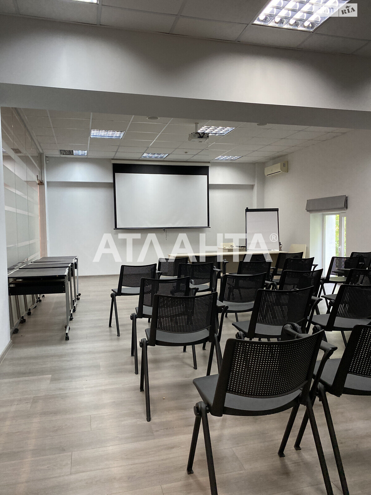 Коммерческое помещение в Одессе, продажа по Армейская улица, район Приморский, цена: 1 800 000 долларов за объект фото 1 Коммерческое помещение в Одессе, продажа по Армейская улица, район Приморский, цена: 1 800 000 долларов за объект фото 1