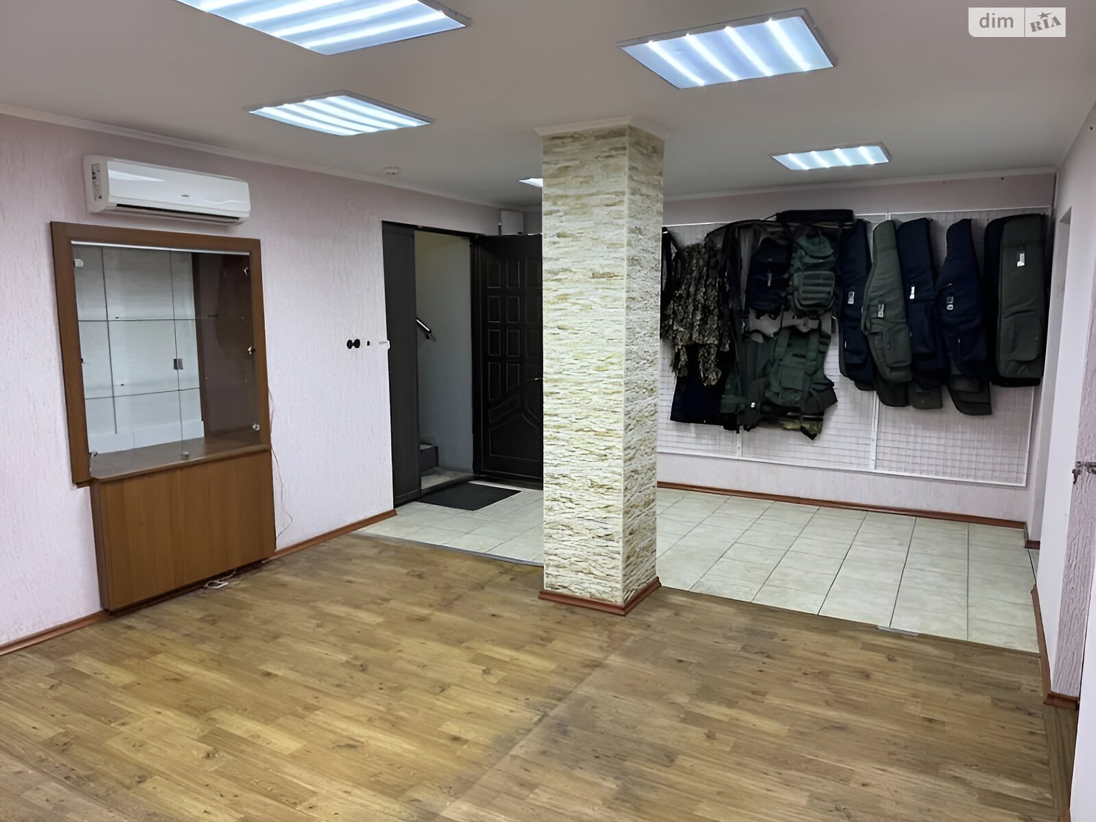 Коммерческое помещение в Одессе, продажа по Бебеля улица, район Приморский, цена: 30 000 долларов за объект фото 1 Коммерческое помещение в Одессе, продажа по Бебеля улица, район Приморский, цена: 30 000 долларов за объект фото 1
