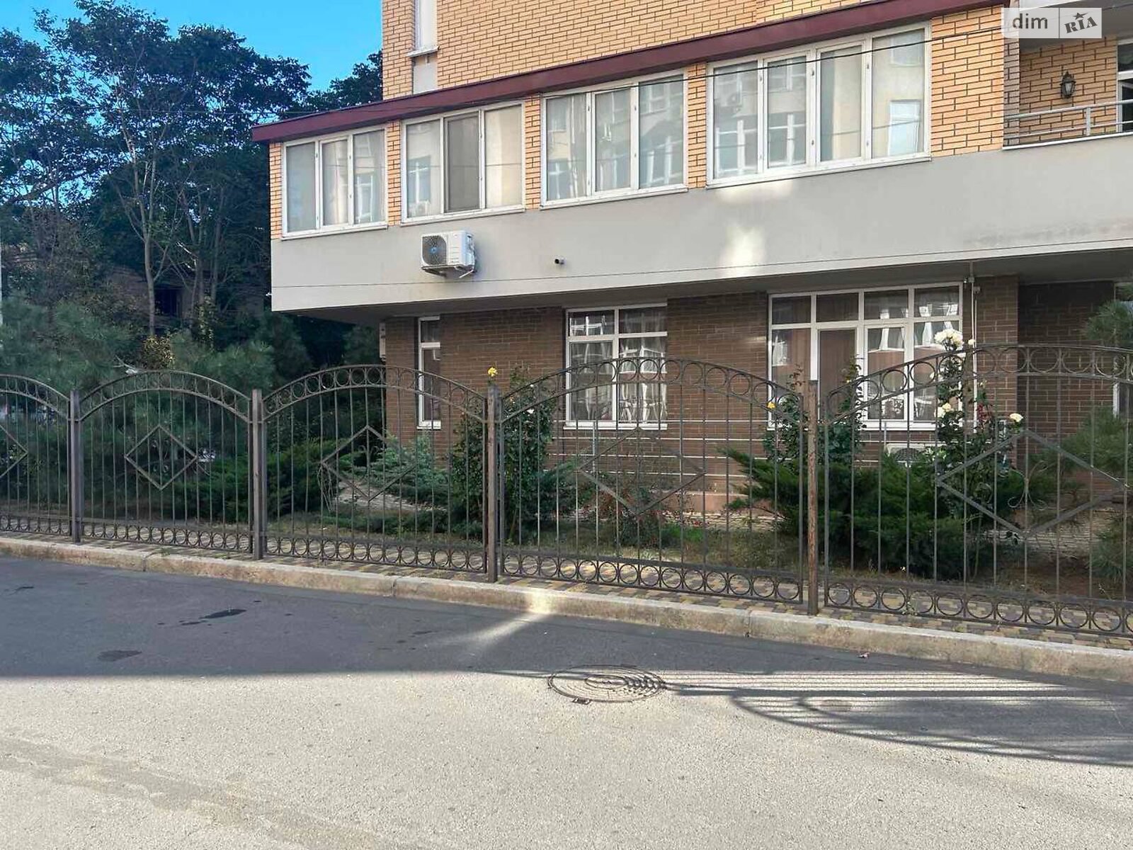 Коммерческое помещение в Одессе, продажа по Французский бульвар 26 корпус 1, район Приморский, цена: 200 000 долларов за объект фото 1 Коммерческое помещение в Одессе, продажа по Французский бульвар 26 корпус 1, район Приморский, цена: 200 000 долларов за объект фото 1