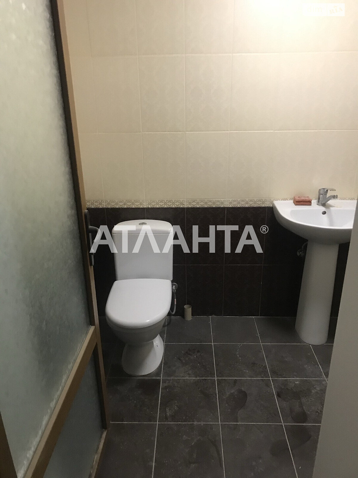 Комерційне приміщення в Одесі, продаж по Лермонтовський провулок, район Приморський, ціна: 90 000 доларів за об’єкт фото 1 Комерційне приміщення в Одесі, продаж по Лермонтовський провулок, район Приморський, ціна: 90 000 доларів за об’єкт фото 1
