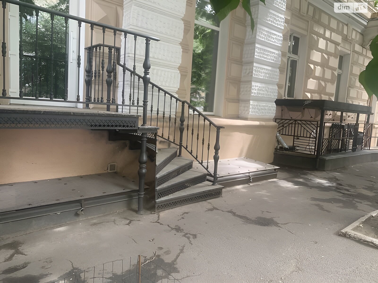 Коммерческое помещение в Одессе, продажа по Садовая улица, район Приморский, цена: 400 000 долларов за объект фото 1 Коммерческое помещение в Одессе, продажа по Садовая улица, район Приморский, цена: 400 000 долларов за объект фото 1