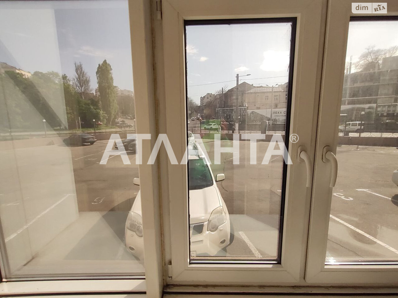 Комерційне приміщення в Одесі, продаж по Митна площа, район Приморський, ціна: 70 000 доларів за об’єкт фото 1 Комерційне приміщення в Одесі, продаж по Митна площа, район Приморський, ціна: 70 000 доларів за об’єкт фото 1