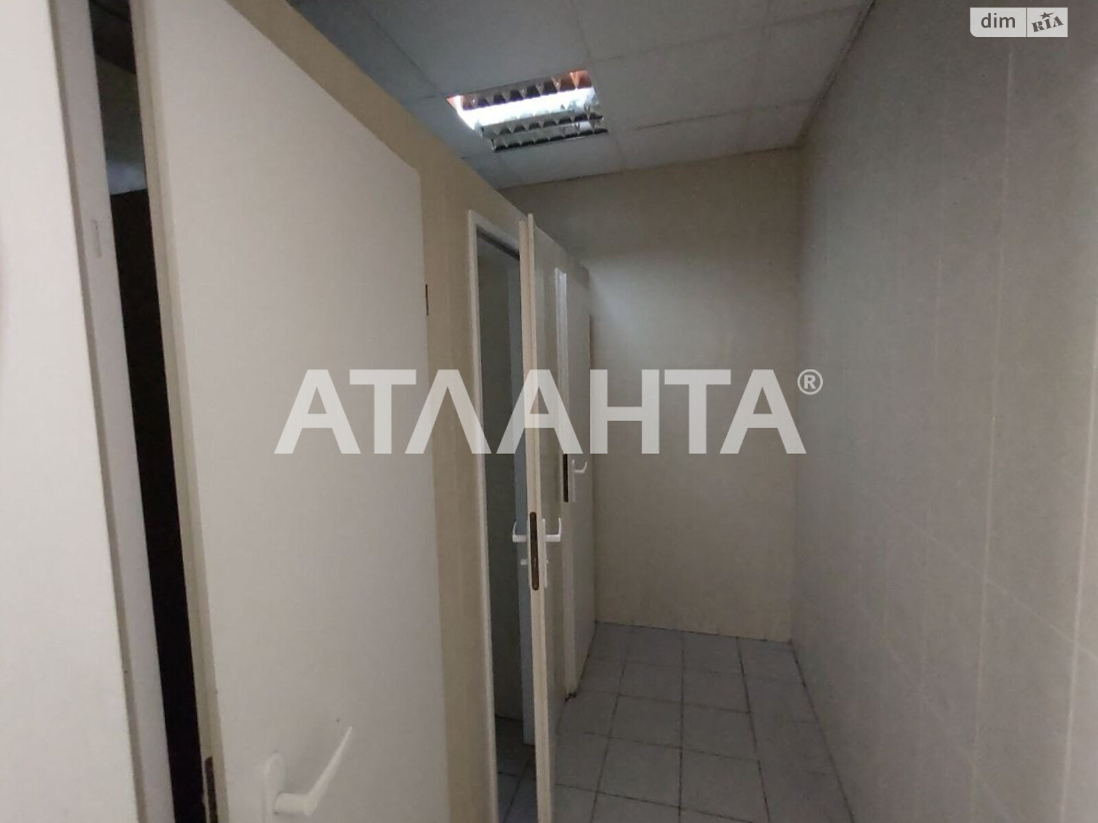 Комерційне приміщення в Одесі, продаж по Митна площа, район Приморський, ціна: 70 000 доларів за об’єкт фото 1 Комерційне приміщення в Одесі, продаж по Митна площа, район Приморський, ціна: 70 000 доларів за об’єкт фото 1