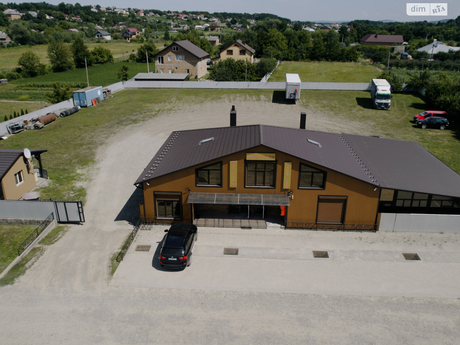 Коммерческое помещение в Острице, шкільна 58, цена: продажи 255 000 долларов за объект фото 1 Коммерческое помещение в Острице, шкільна 58, цена продажи: 255 000 долларов за объект фото 1